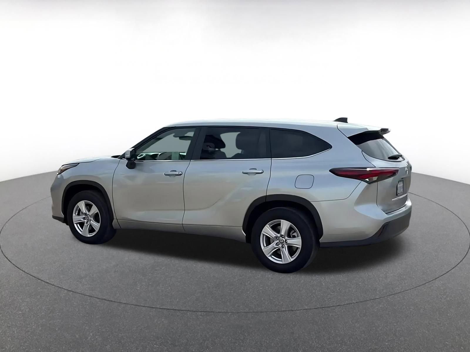 Thumbnail: 2025 Toyota Highlander - 10