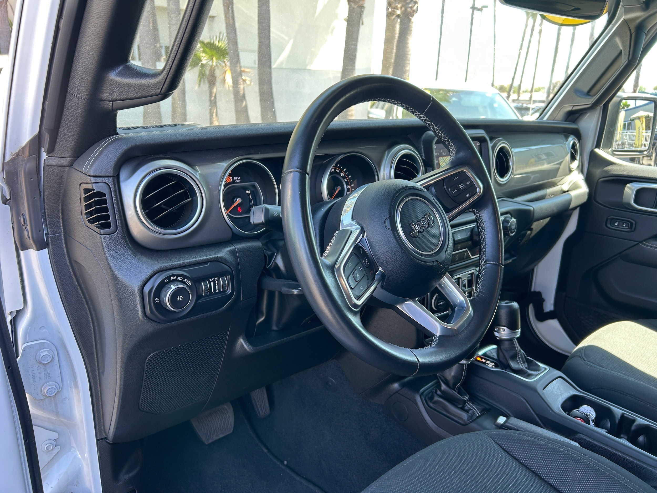 2022 Jeep Wrangler Unlimited Sahara 29