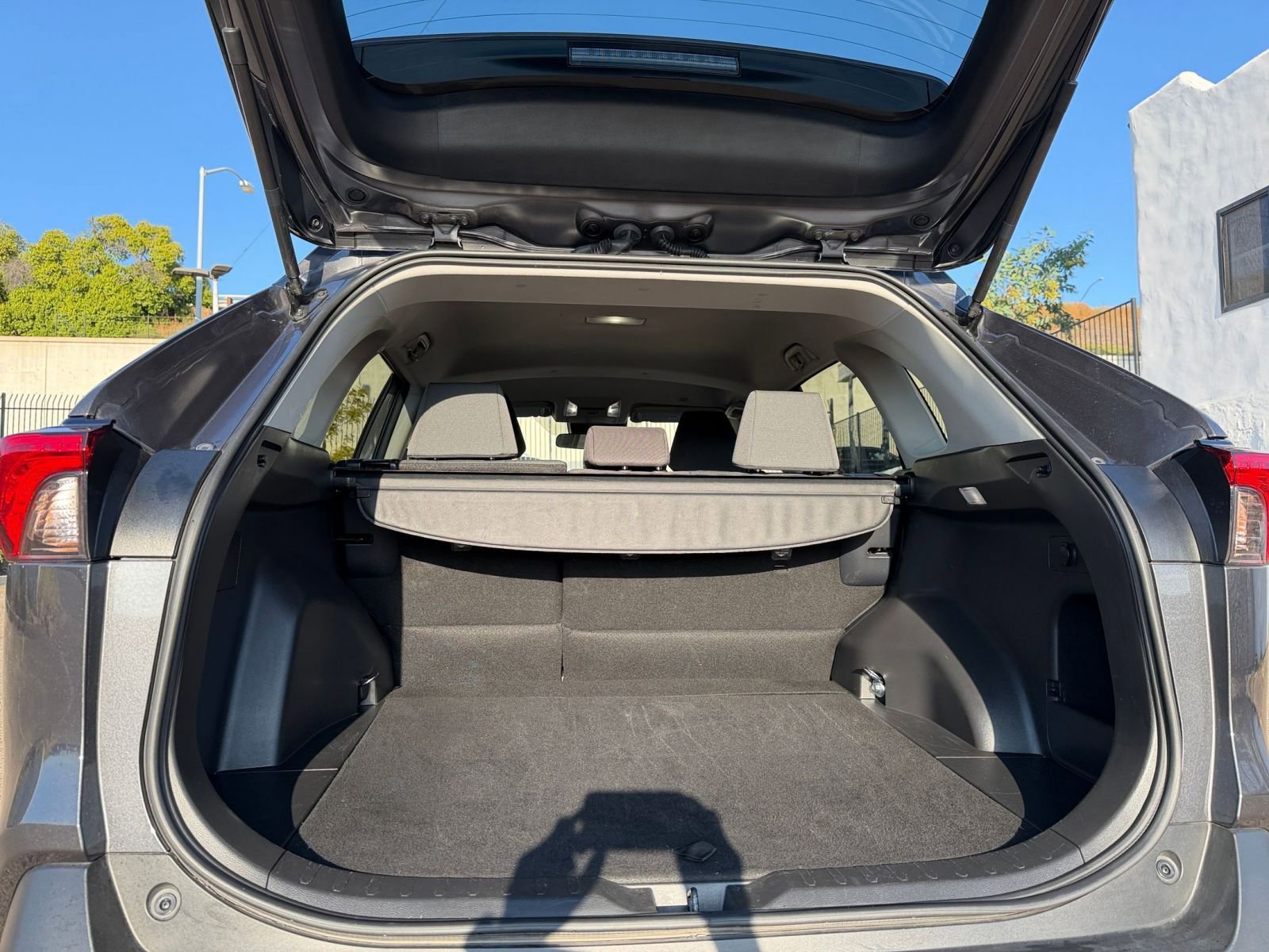 Thumbnail: 2025 Toyota RAV4 - 31