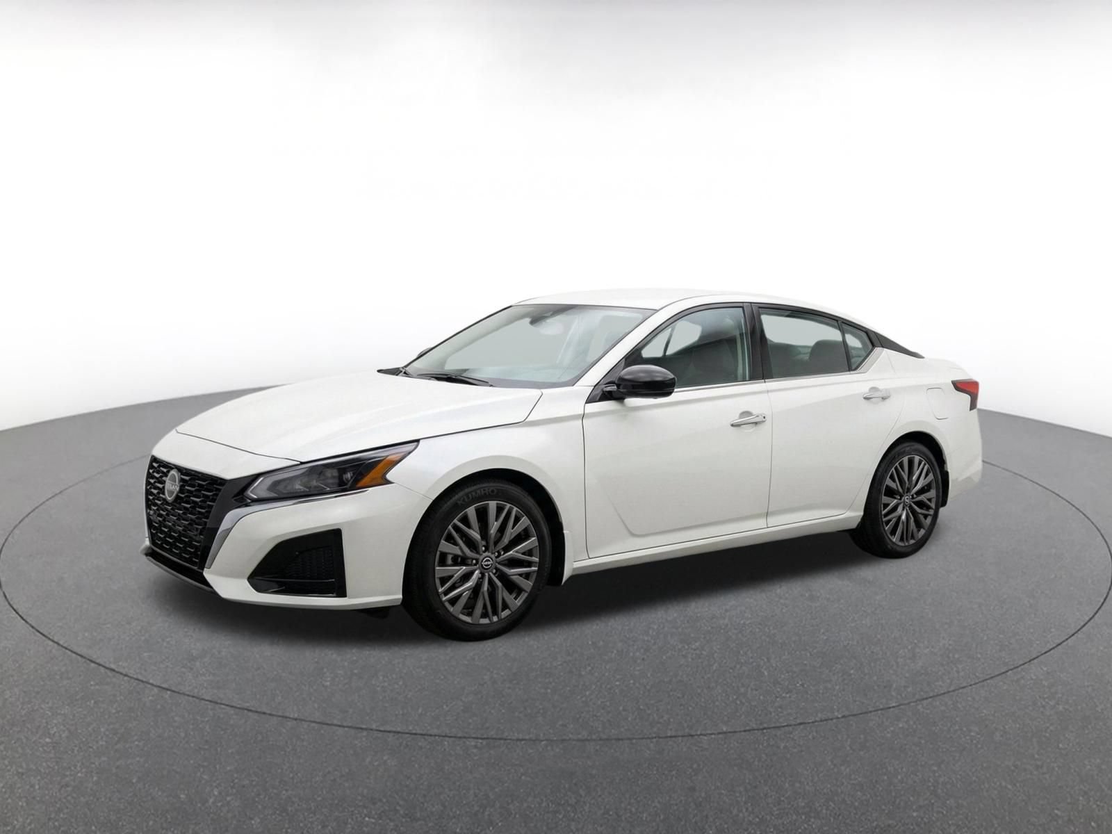 Thumbnail: 2025 Nissan Altima - 3