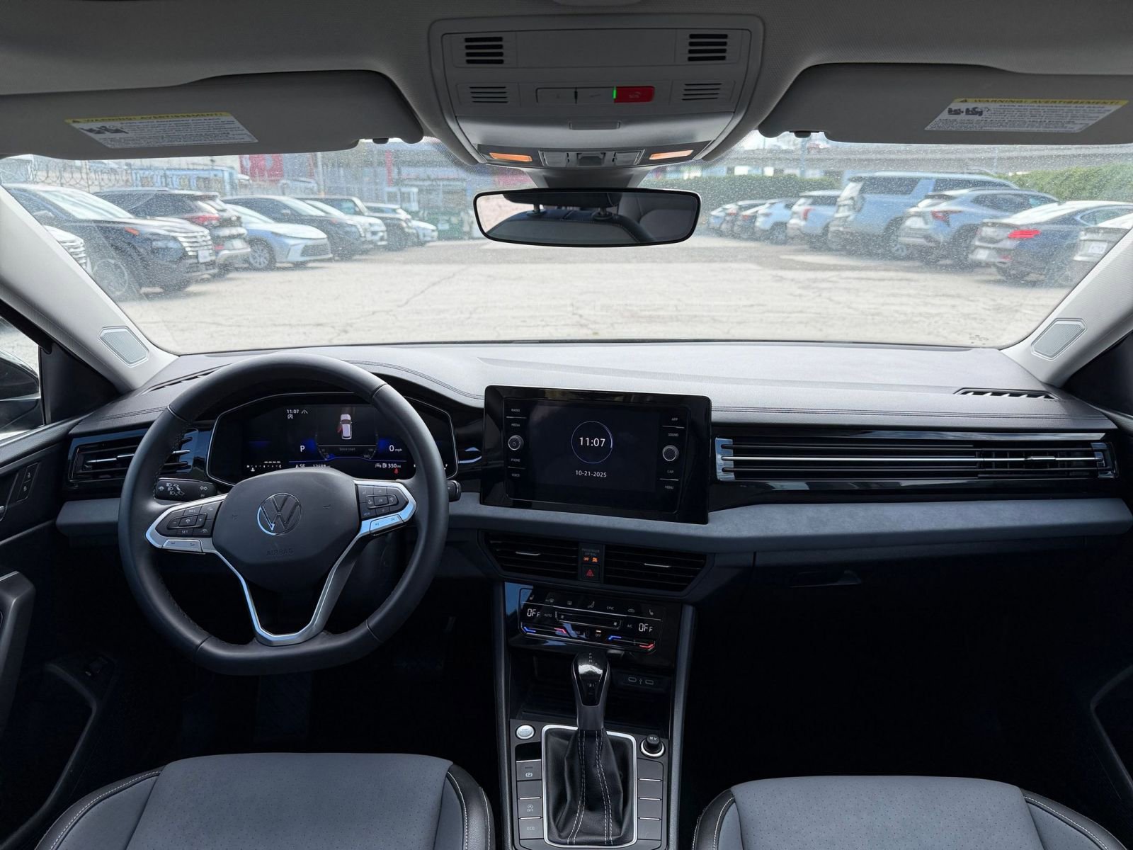 Thumbnail: 2025 Volkswagen Jetta - 32