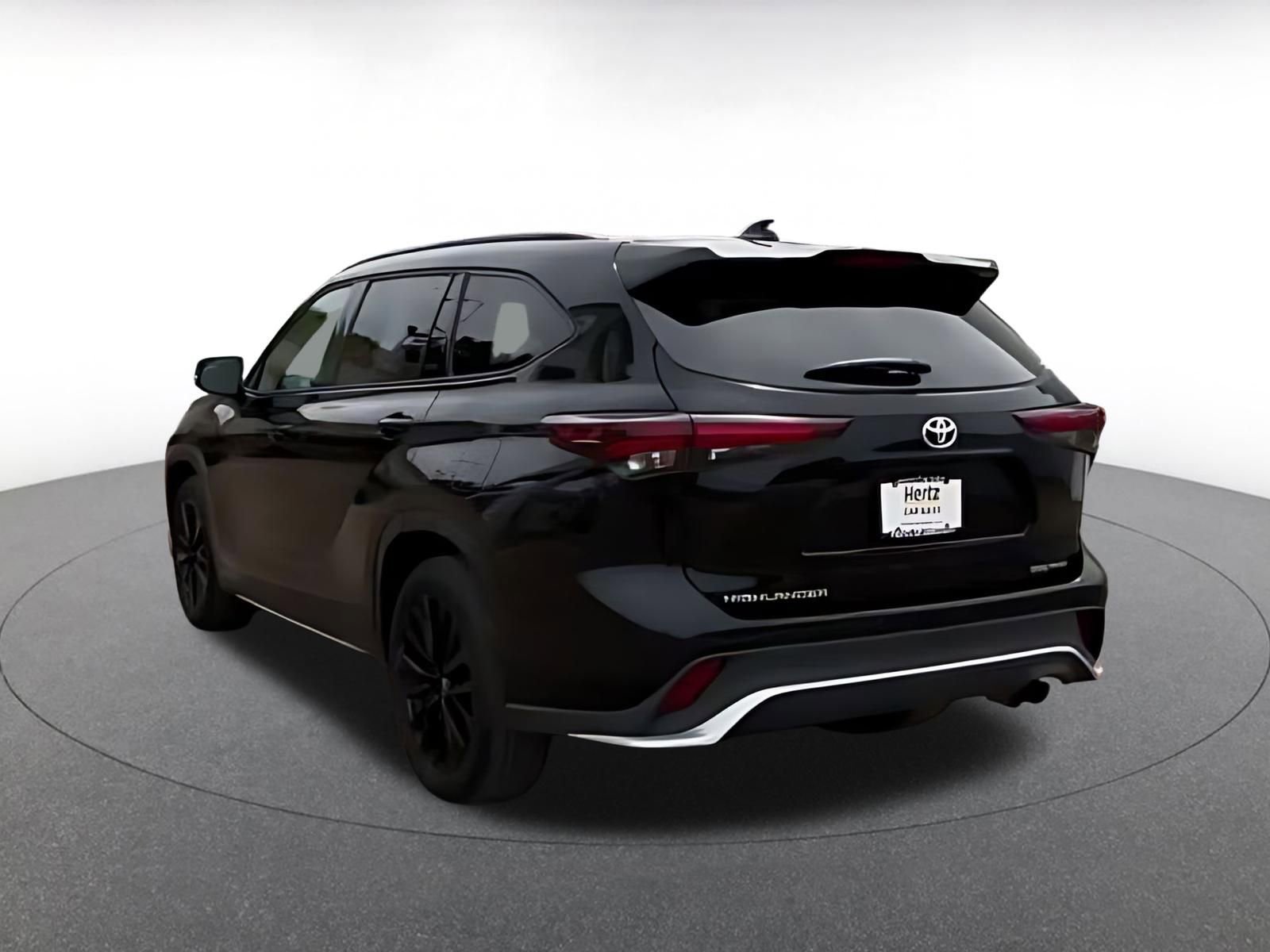 Thumbnail: 2025 Toyota Highlander - 16