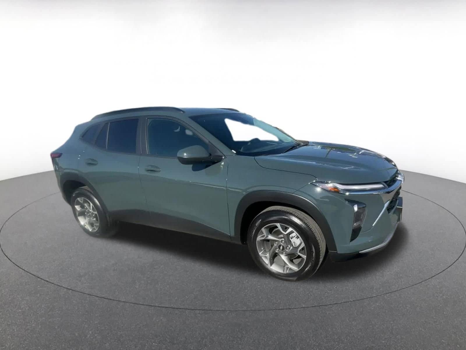 Thumbnail: 2025 Chevrolet Trax - 2