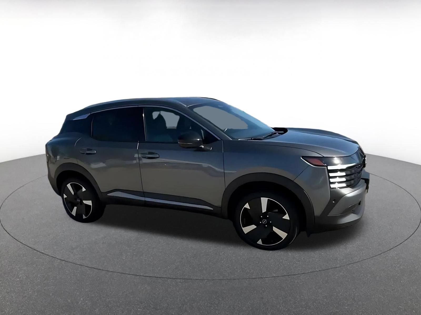 Thumbnail: 2026 Nissan Kicks - 2