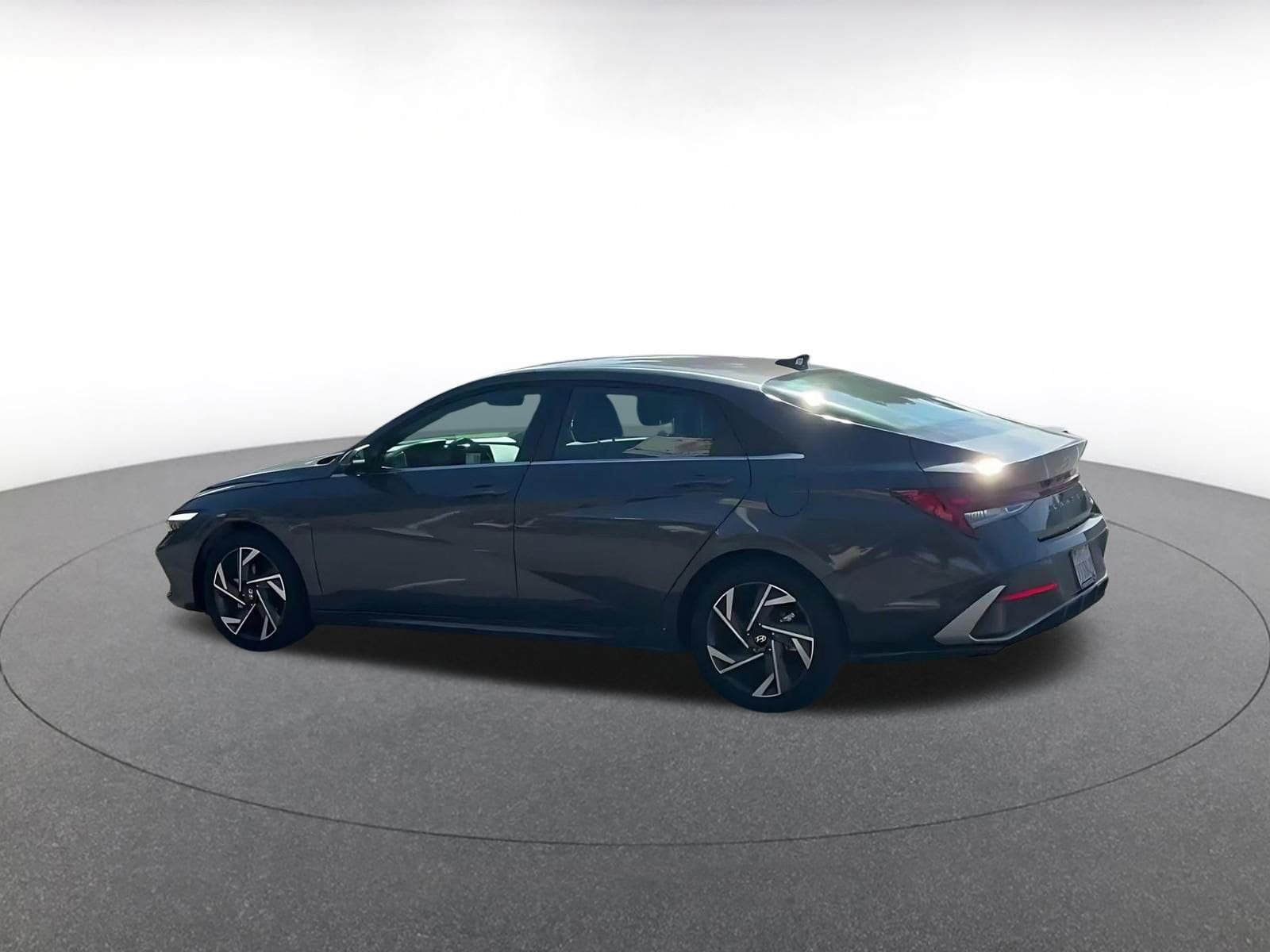 Thumbnail: 2025 Hyundai Elantra - 10