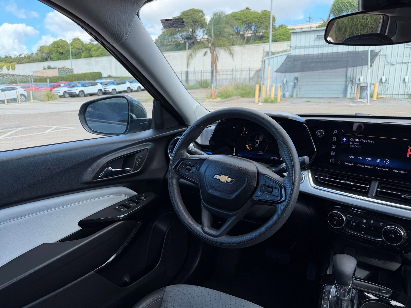 Thumbnail: 2025 Chevrolet Trax - 32