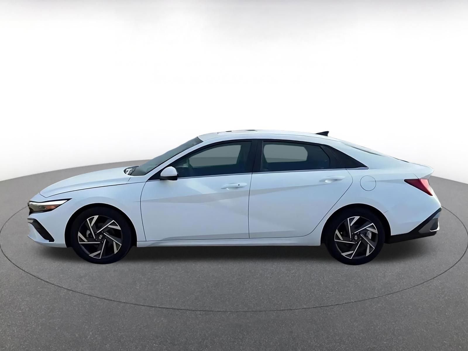 Thumbnail: 2025 Hyundai Elantra - 9