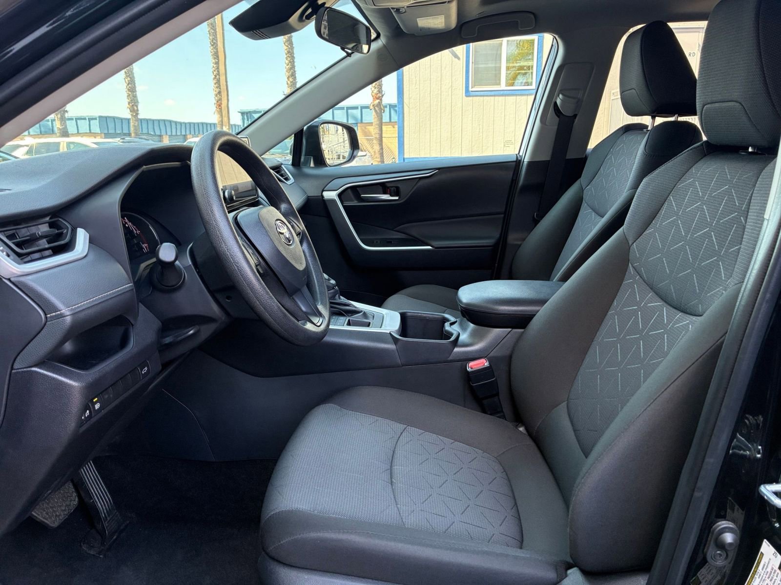 Thumbnail: 2025 Toyota RAV4 - 28