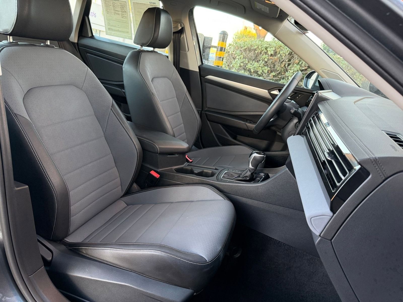 Thumbnail: 2025 Volkswagen Jetta - 35