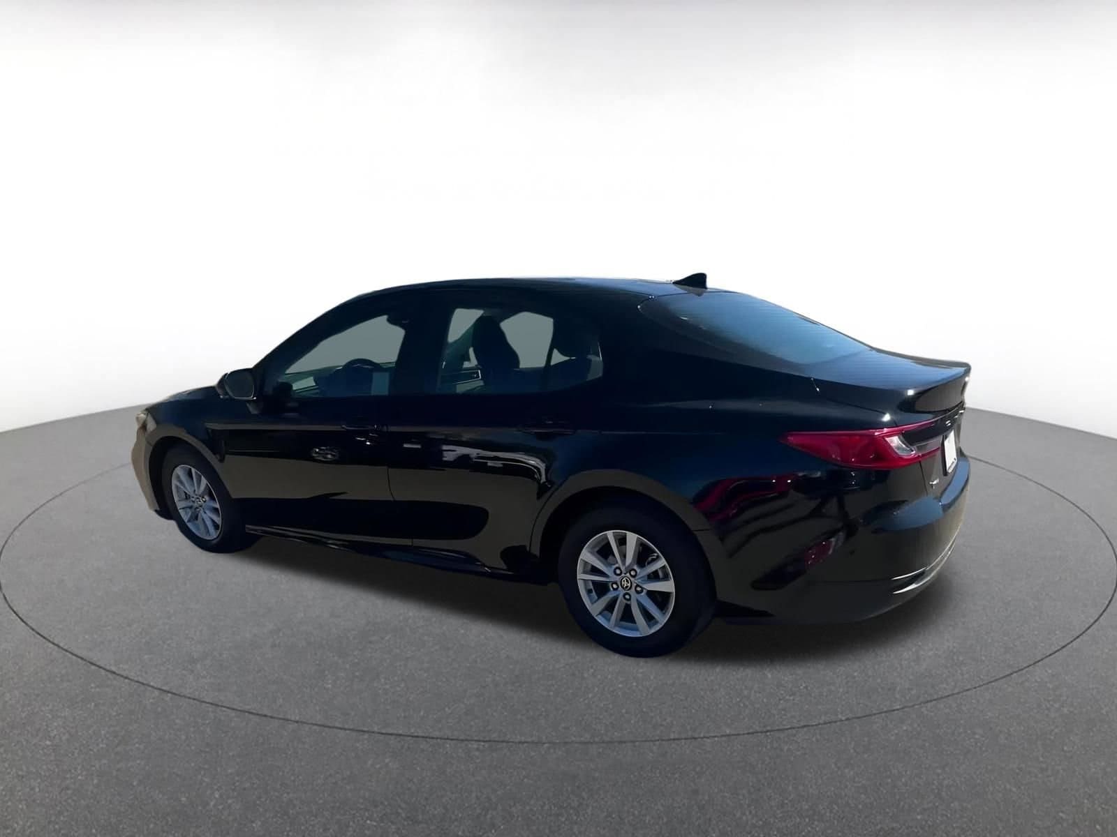 Thumbnail: 2025 Toyota Camry - 10