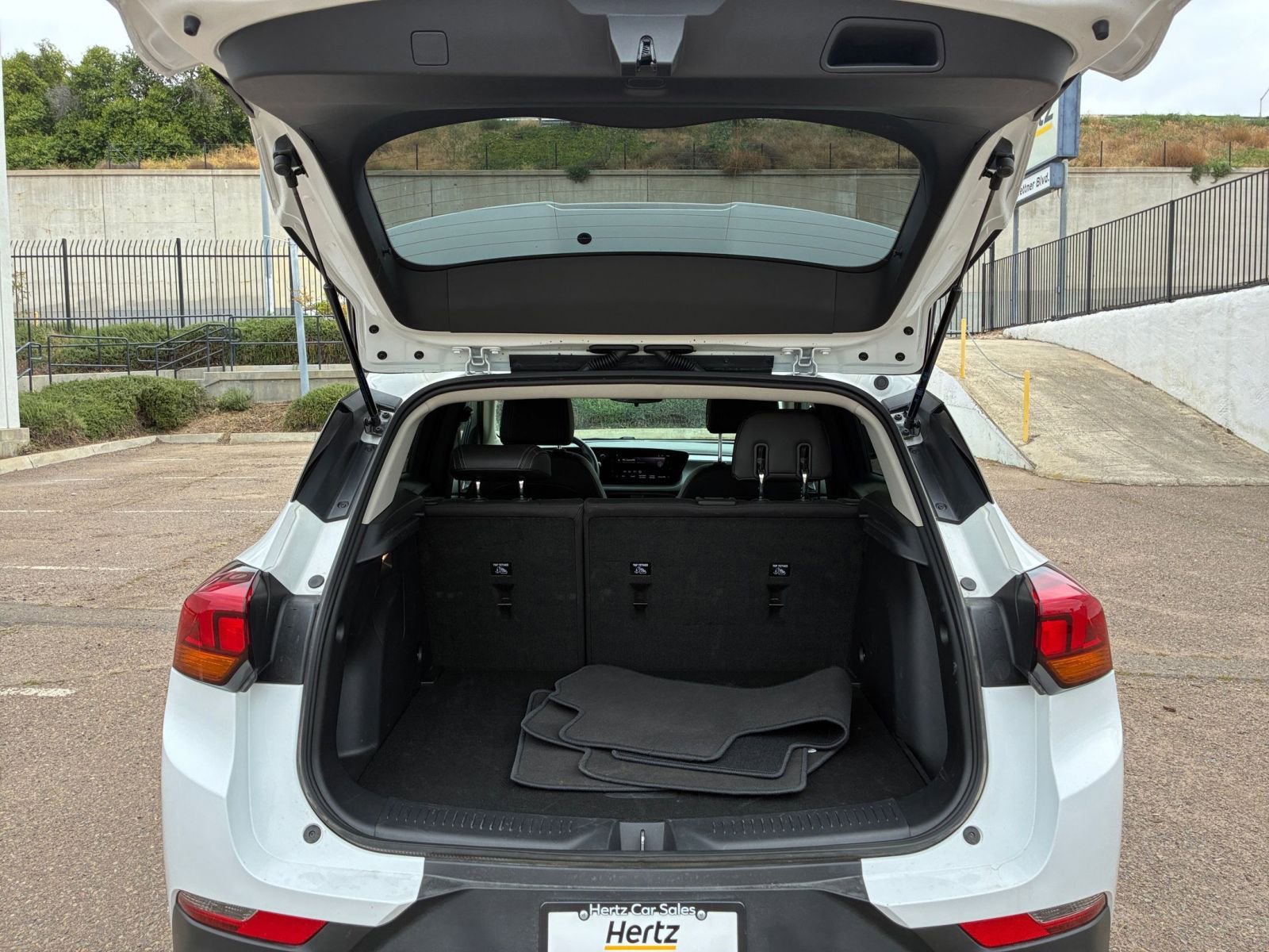 Thumbnail: 2025 Buick Encore GX - 30