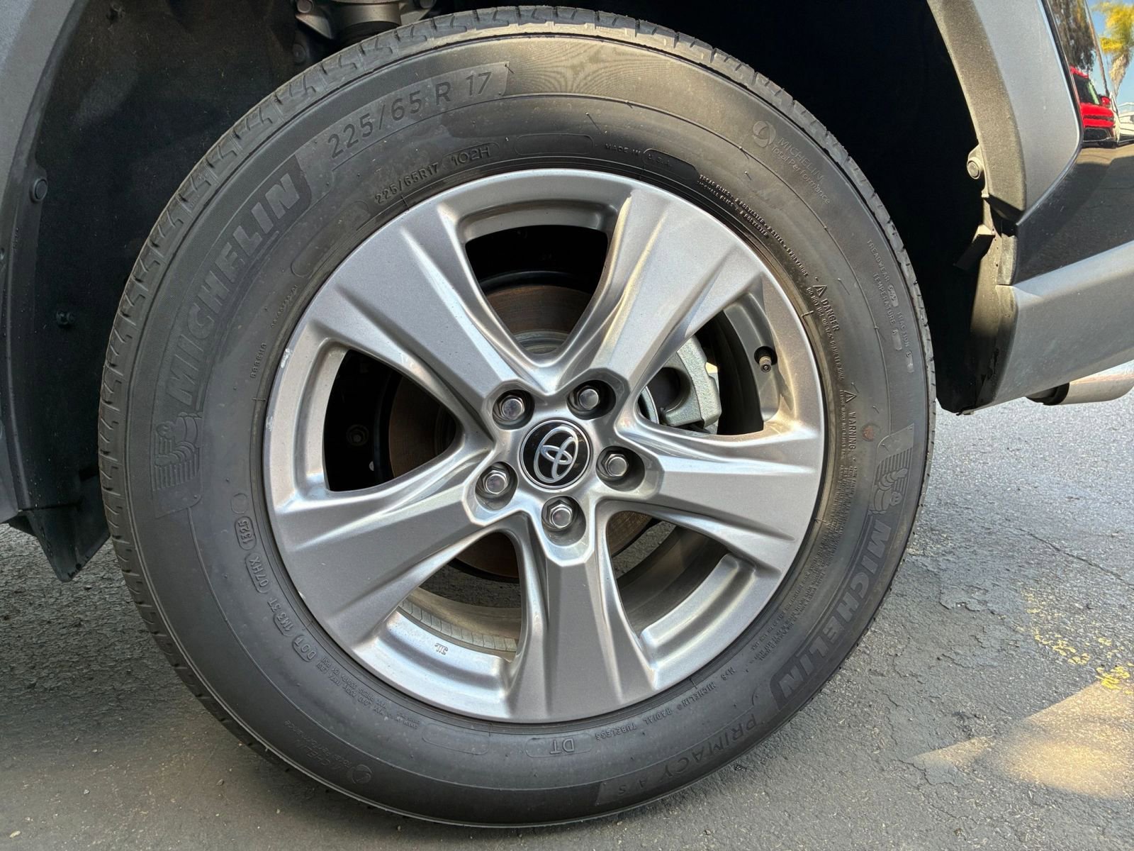 Thumbnail: 2025 Toyota RAV4 - 32