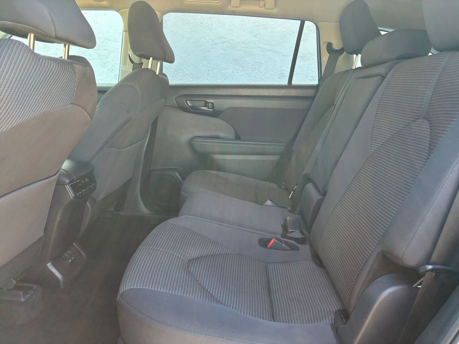 Thumbnail: 2025 Toyota Highlander - 27