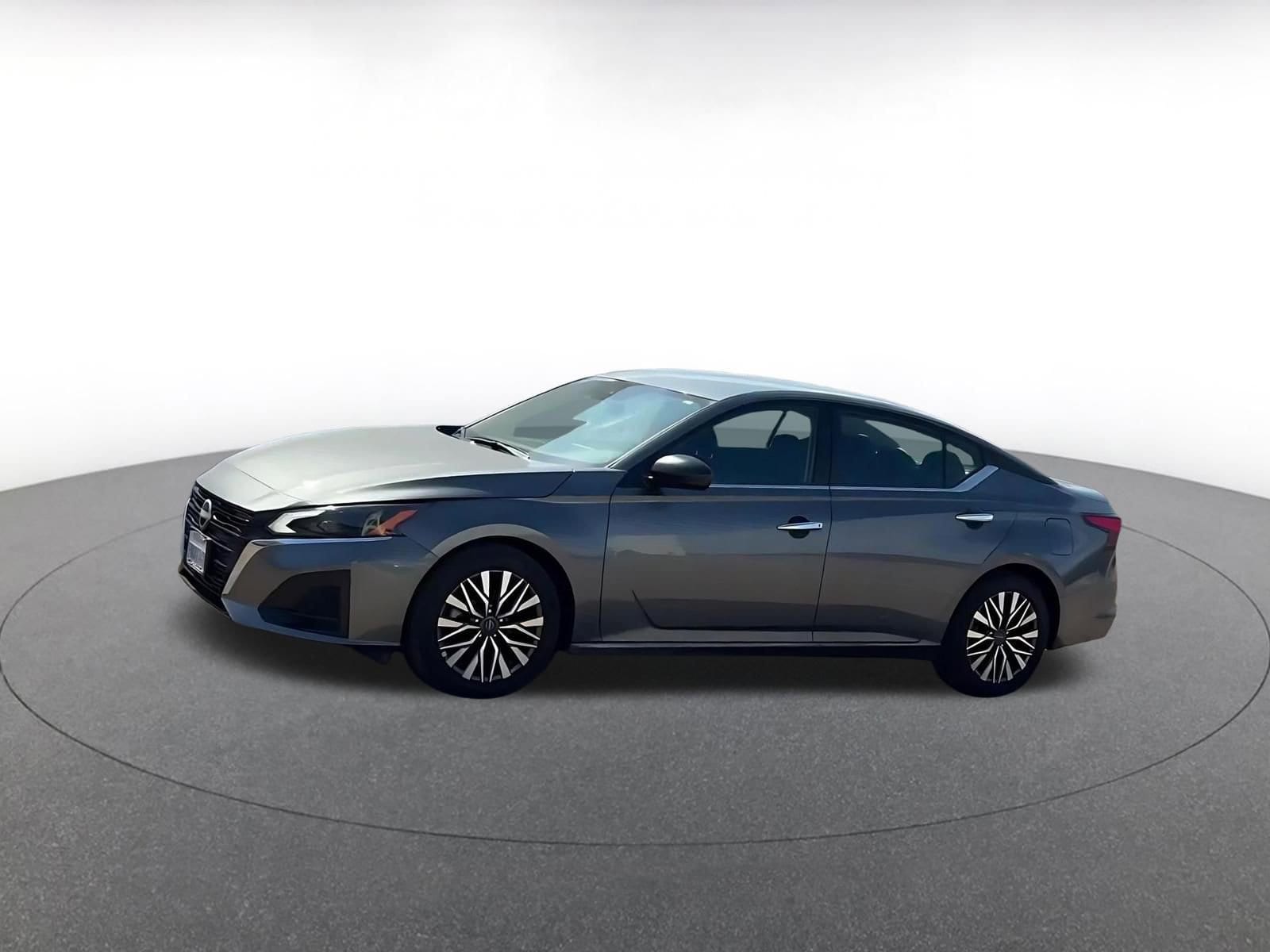 Thumbnail: 2025 Nissan Altima - 8