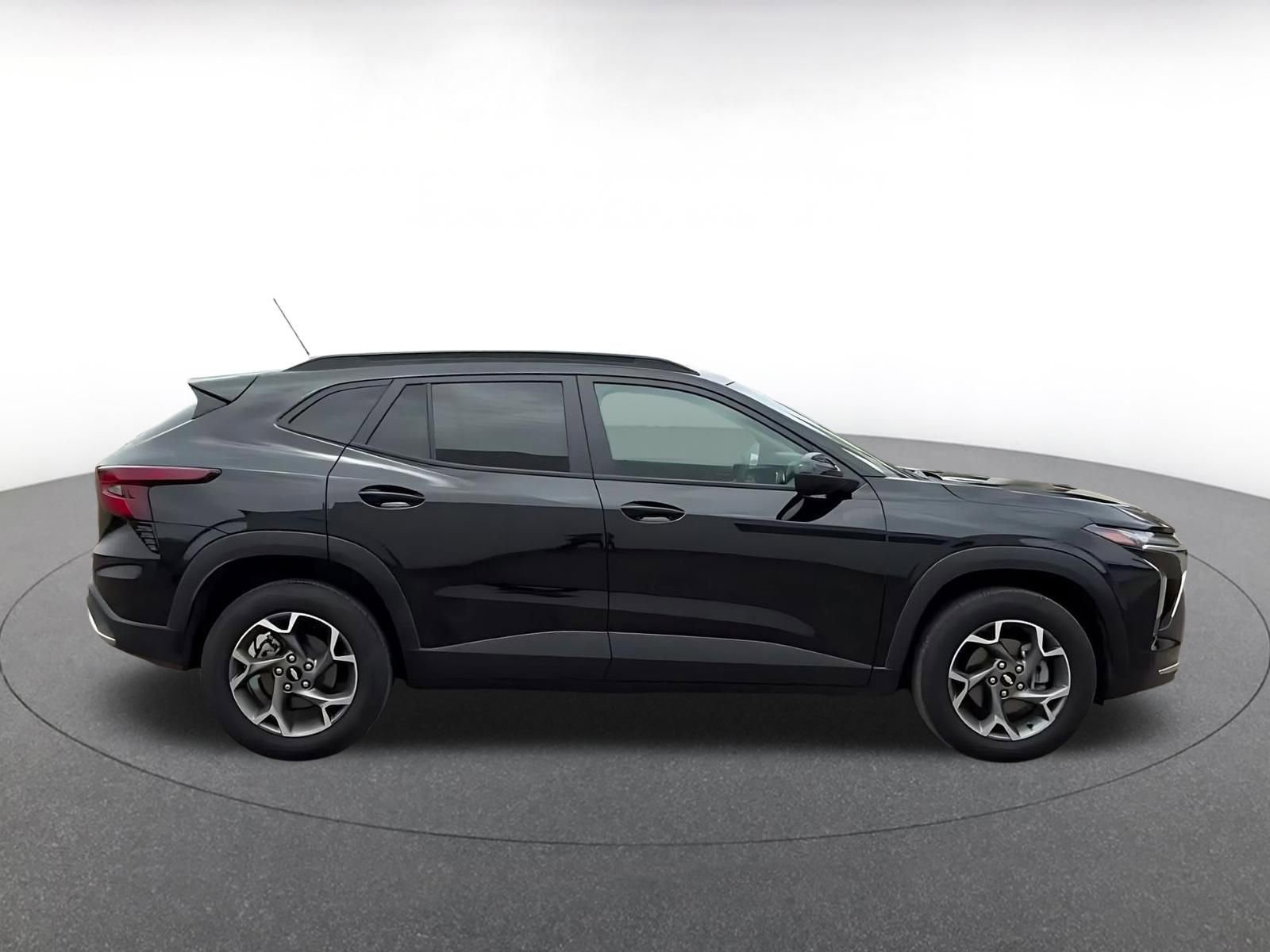 Thumbnail: 2025 Chevrolet Trax - 16