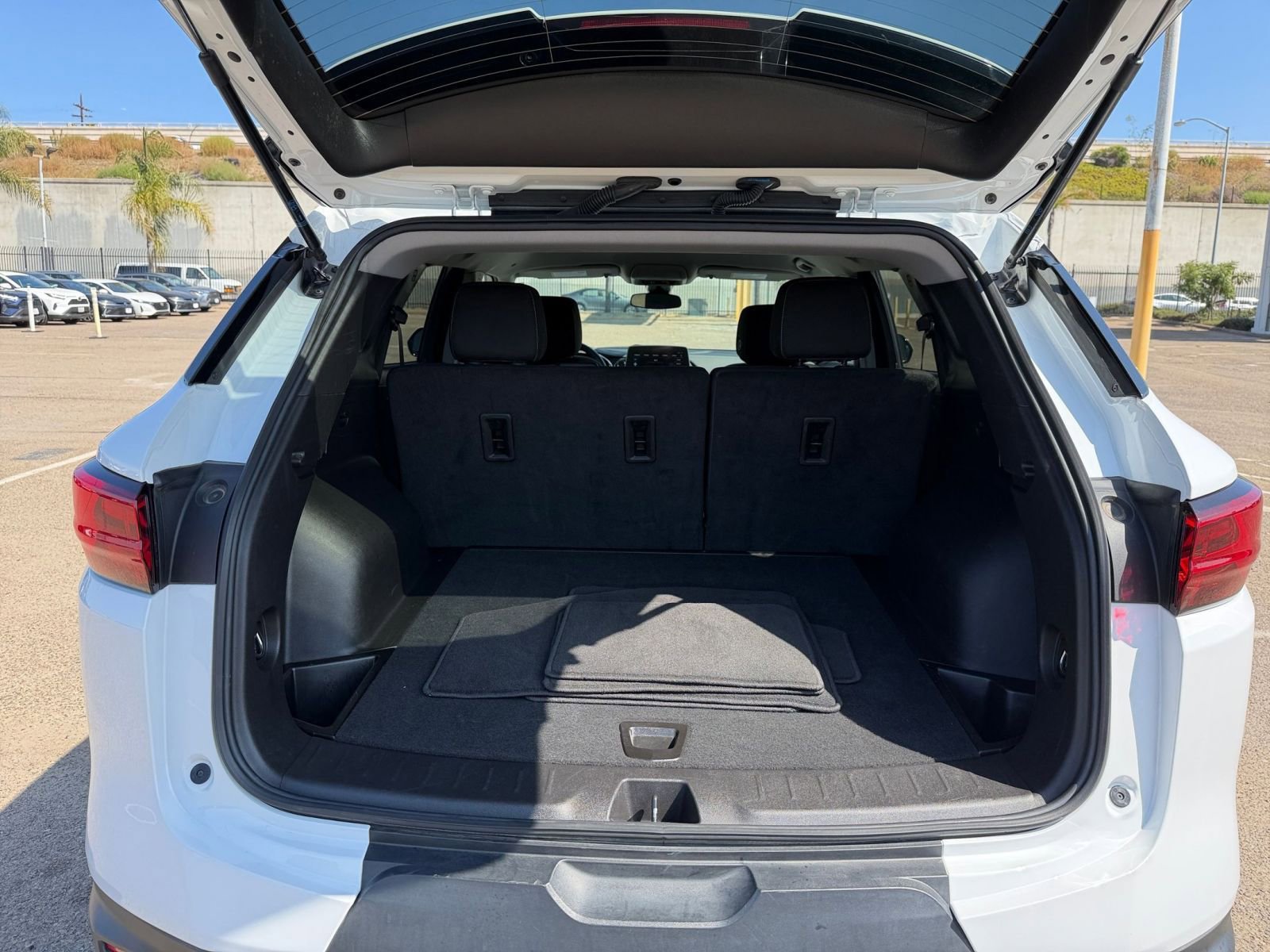 Thumbnail: 2025 Chevrolet Blazer - 31