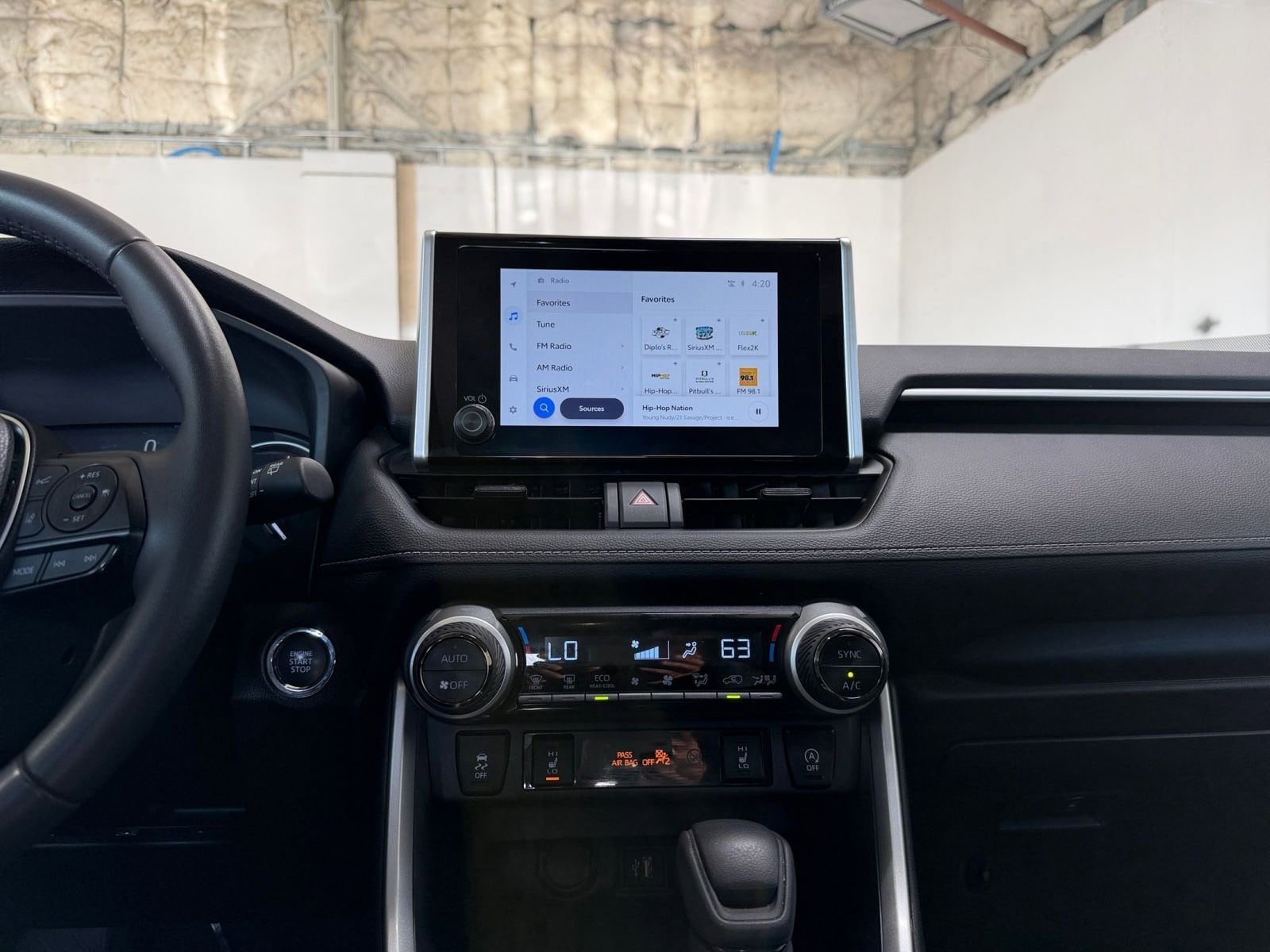 Thumbnail: 2025 Toyota RAV4 - 18