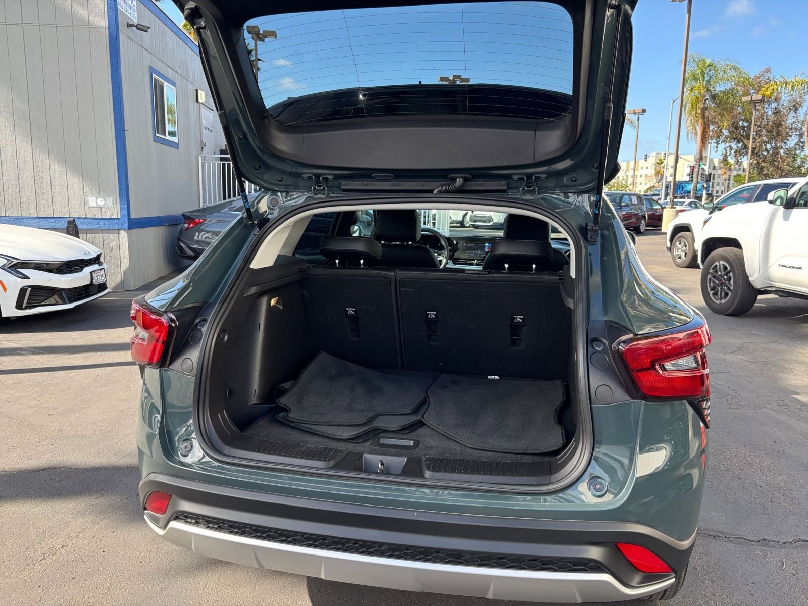 Thumbnail: 2025 Chevrolet Trax - 30