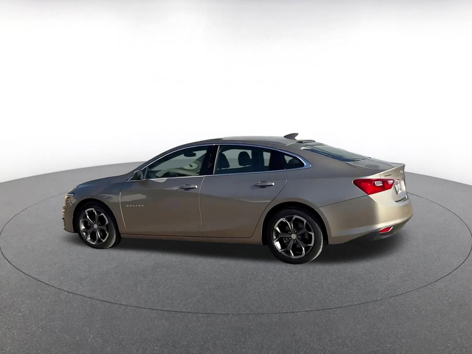 Thumbnail: 2024 Chevrolet Malibu - 10