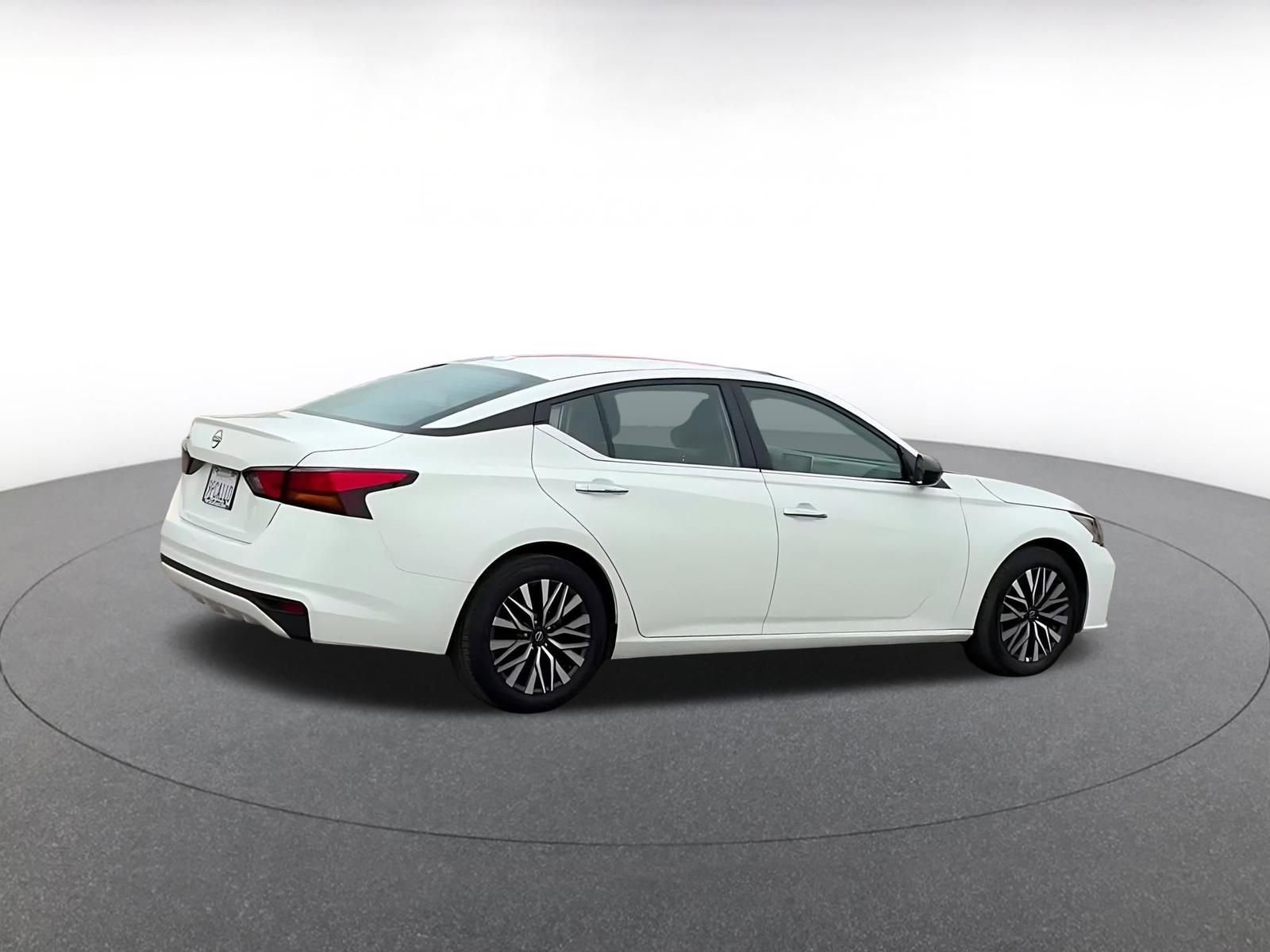 Thumbnail: 2025 Nissan Altima - 15