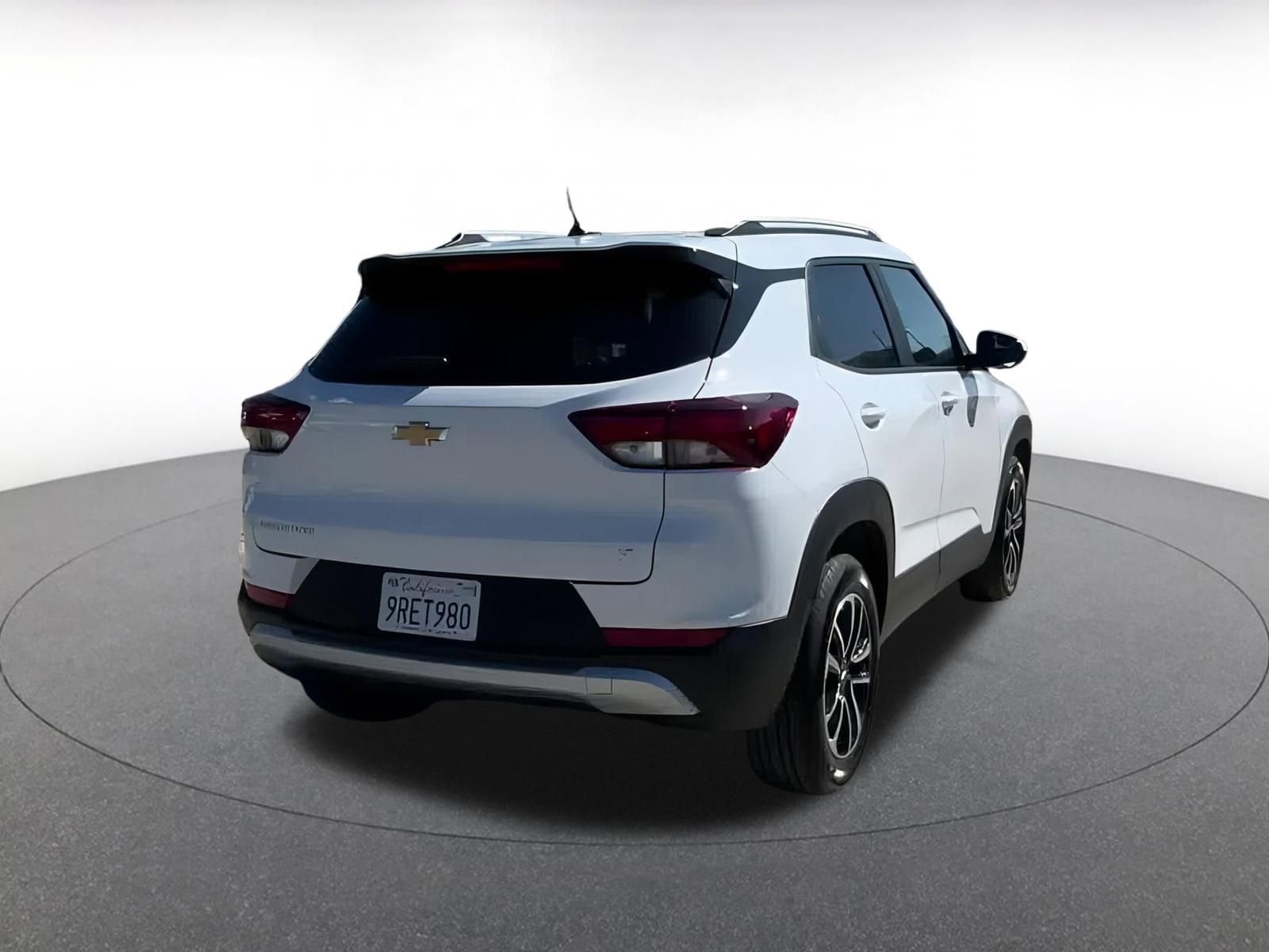 Thumbnail: 2025 Chevrolet TrailBlazer - 14