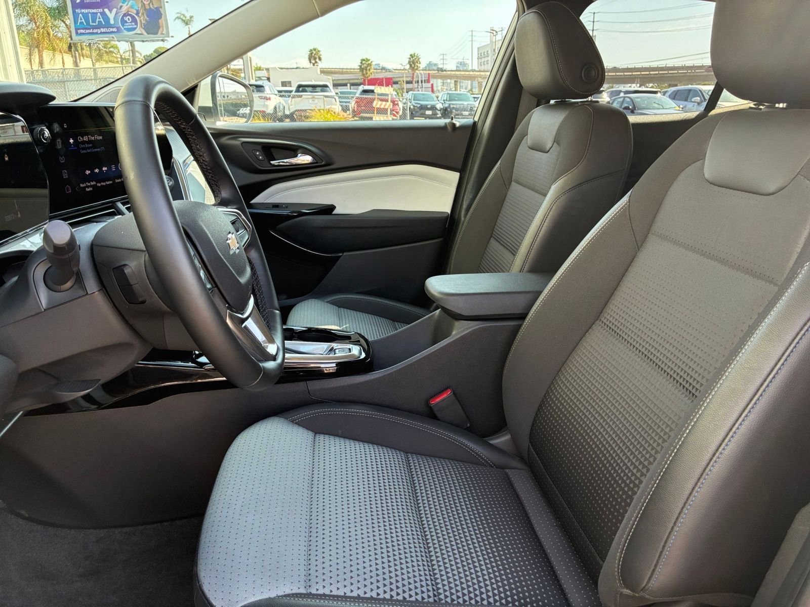 Thumbnail: 2025 Chevrolet Trax - 25