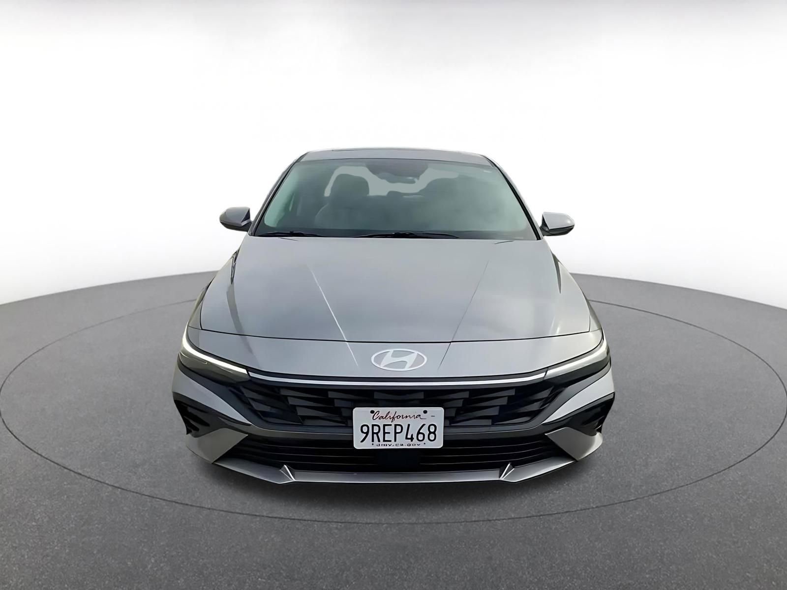 Thumbnail: 2025 Hyundai Elantra - 4