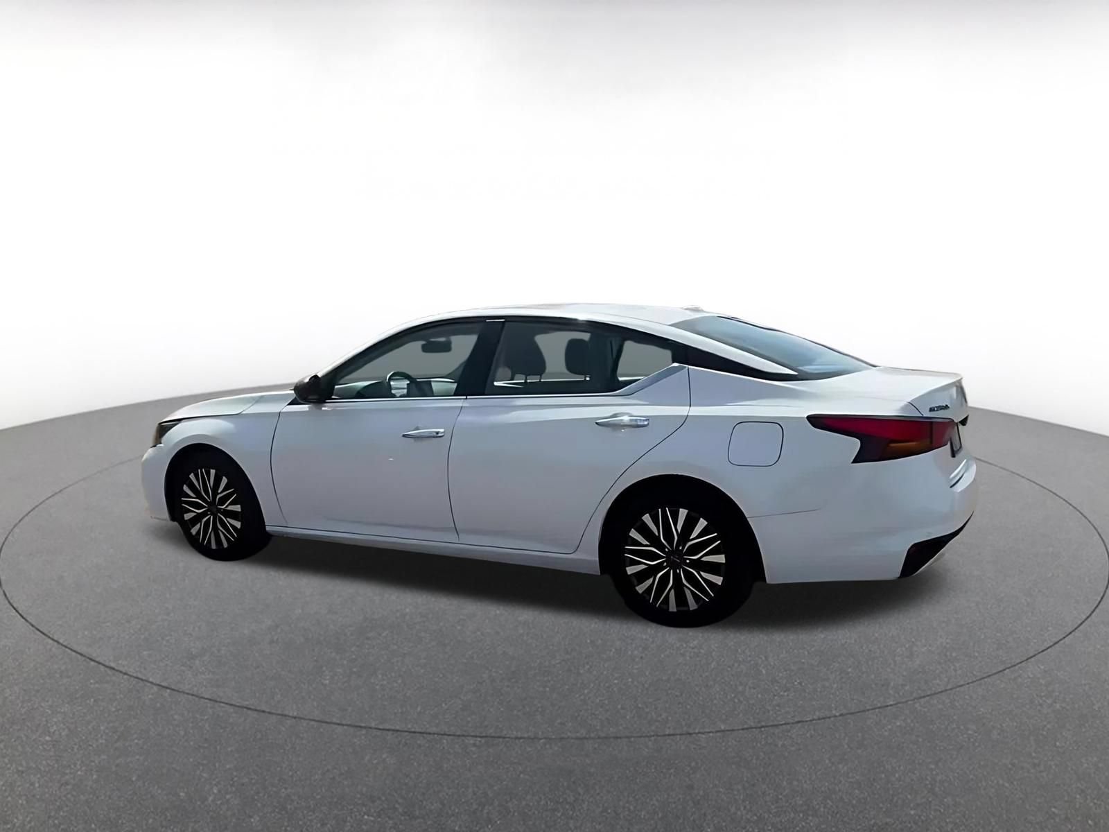 Thumbnail: 2025 Nissan Altima - 10