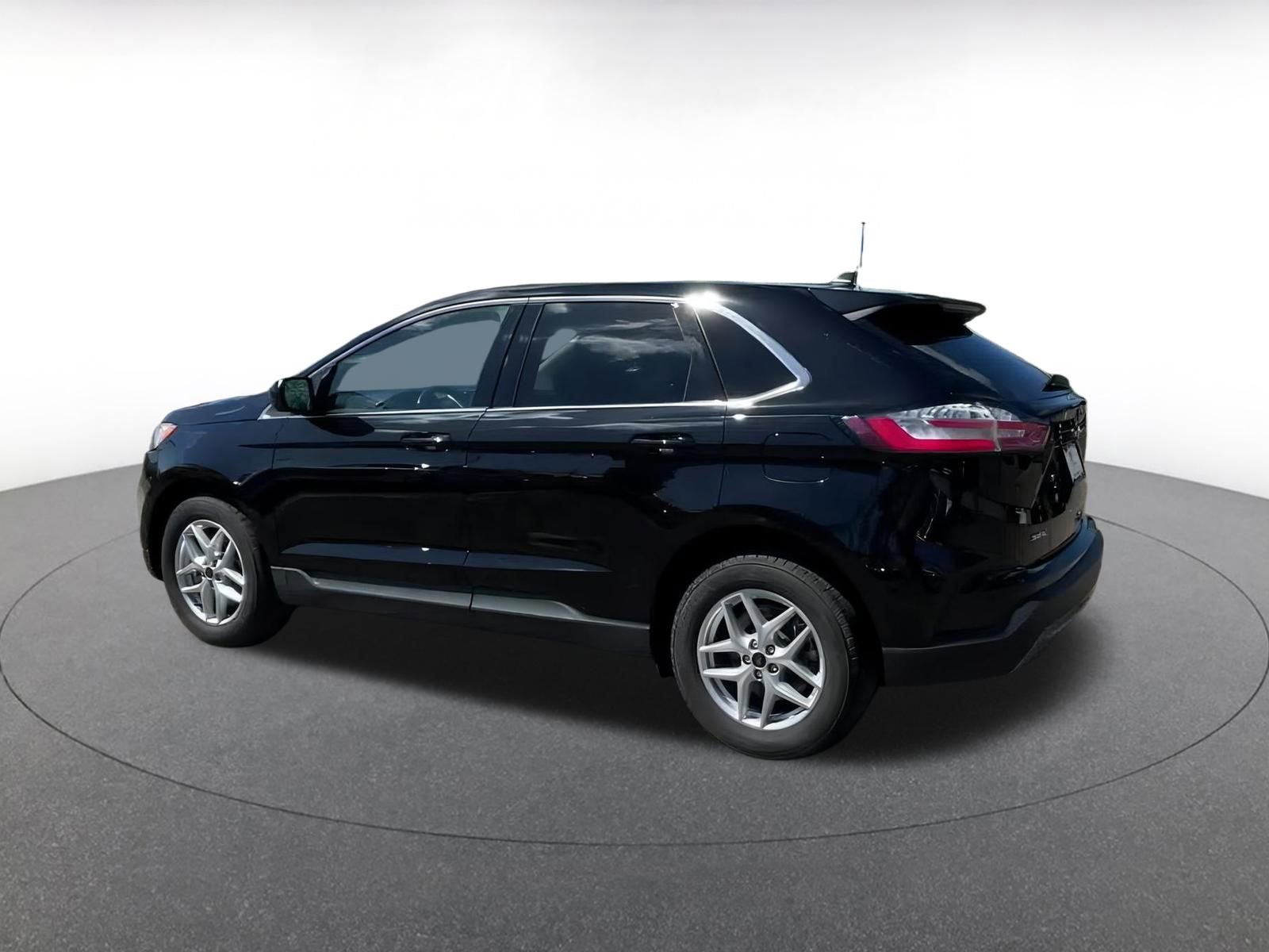 Thumbnail: 2024 Ford Edge - 10