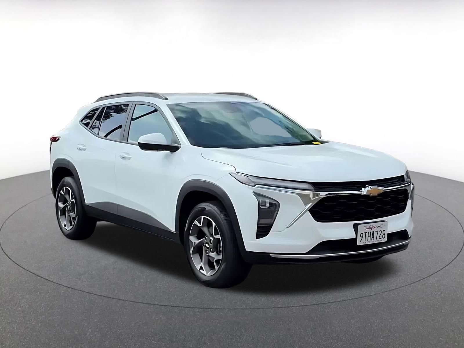 Thumbnail: 2025 Chevrolet Trax - 3