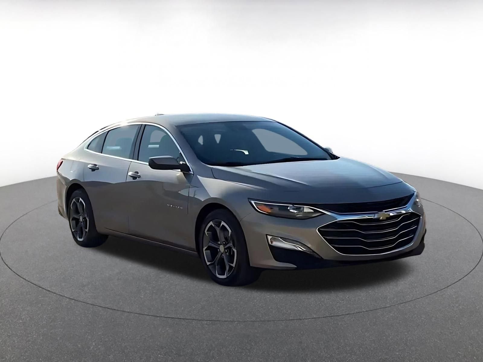 Thumbnail: 2024 Chevrolet Malibu - 3