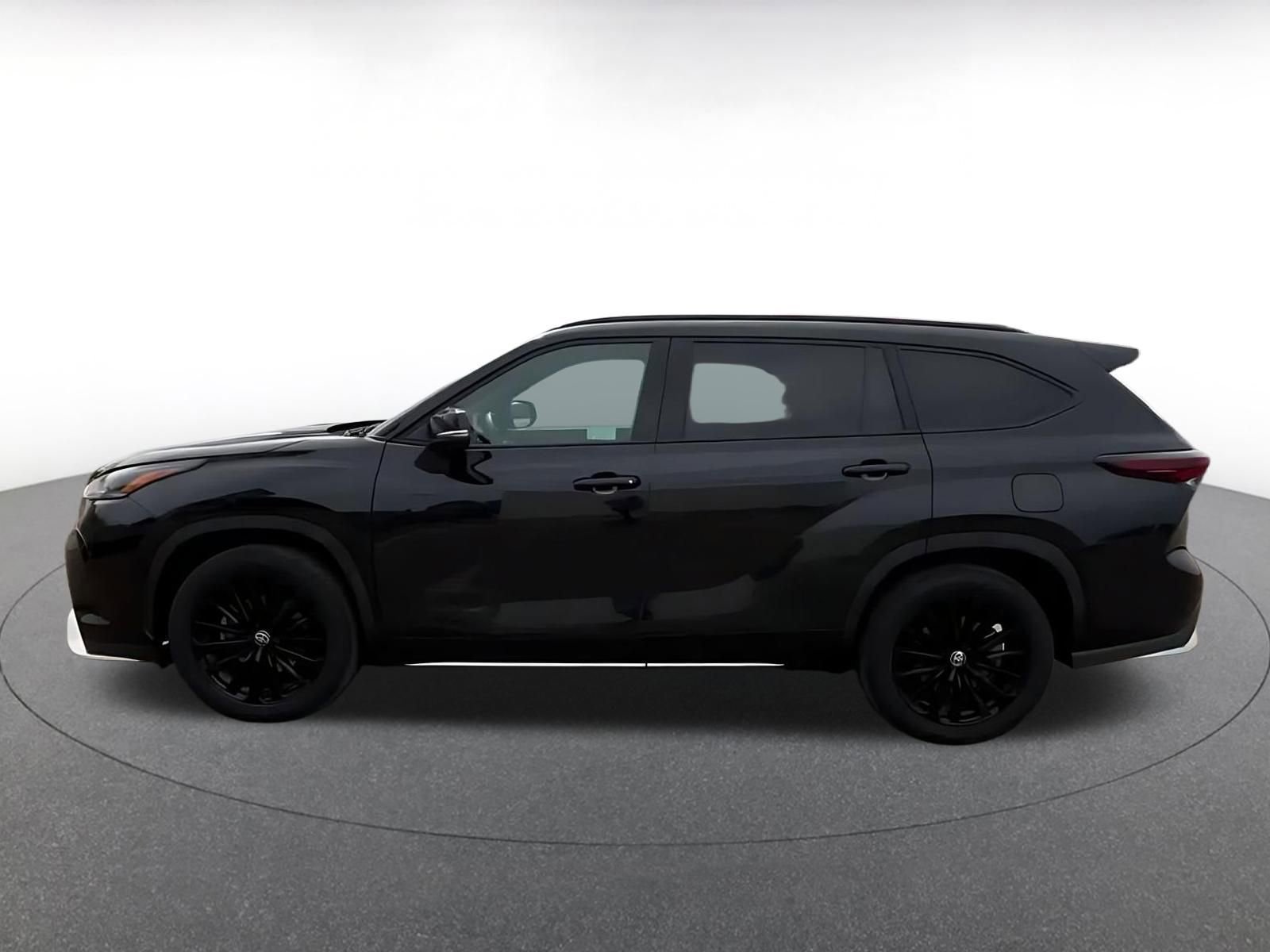 Thumbnail: 2025 Toyota Highlander - 10
