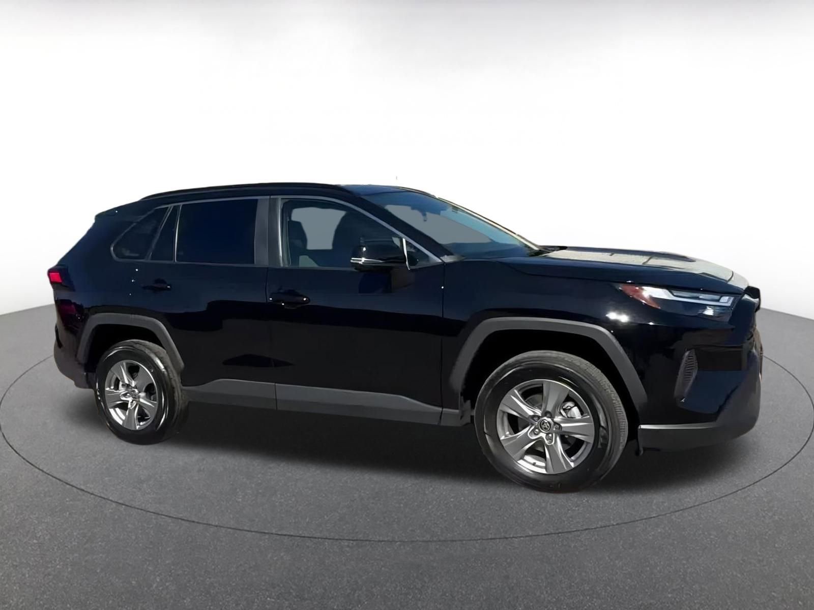 Thumbnail: 2025 Toyota RAV4 - 8