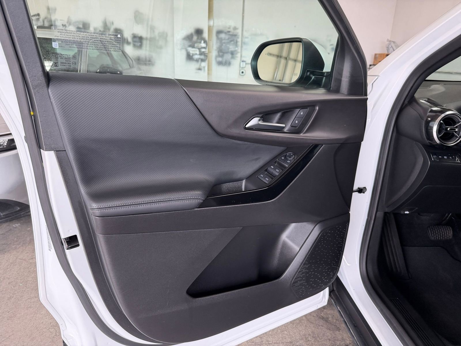 Thumbnail: 2025 Chevrolet Equinox - 20