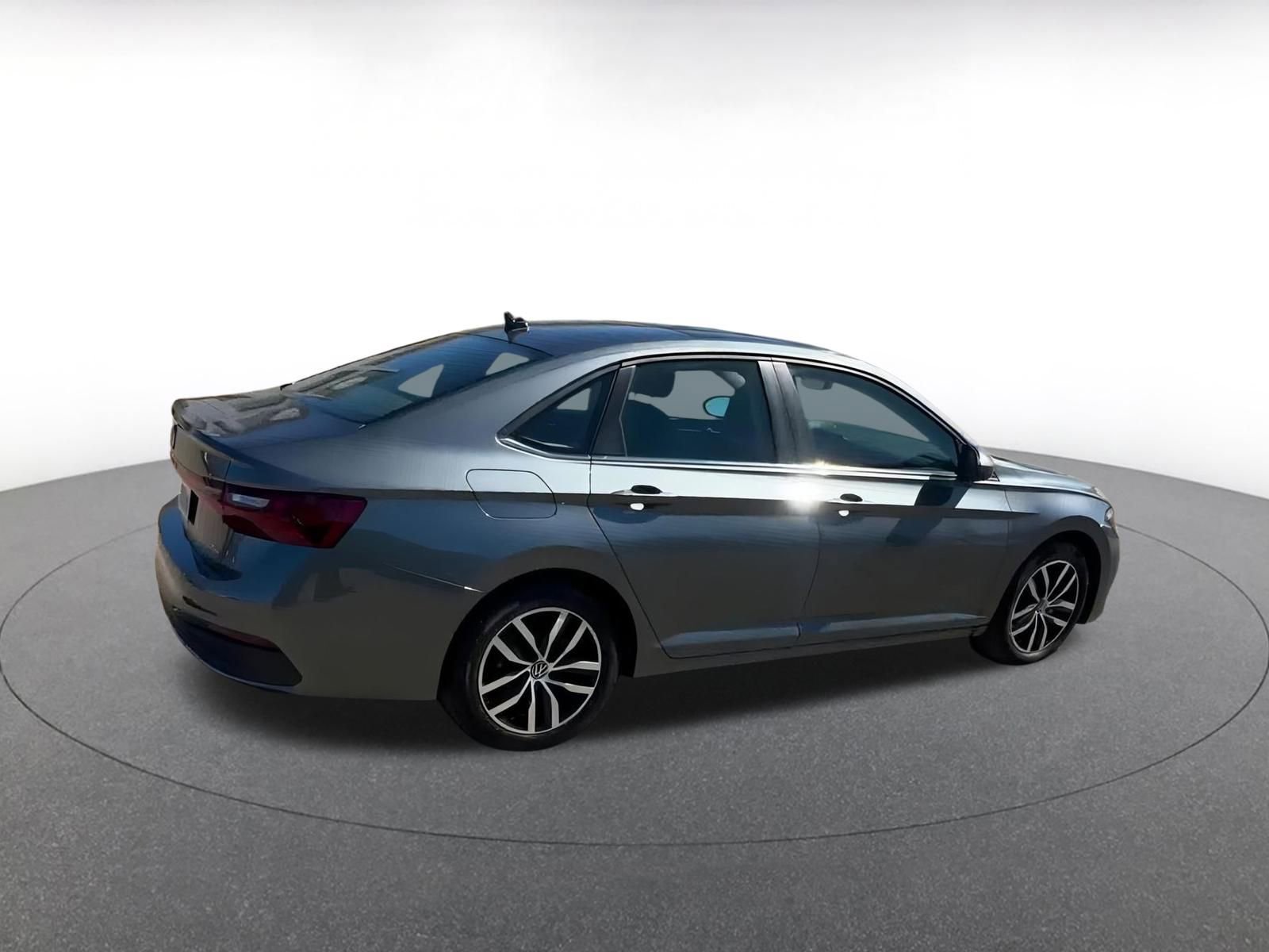 Thumbnail: 2025 Volkswagen Jetta - 15