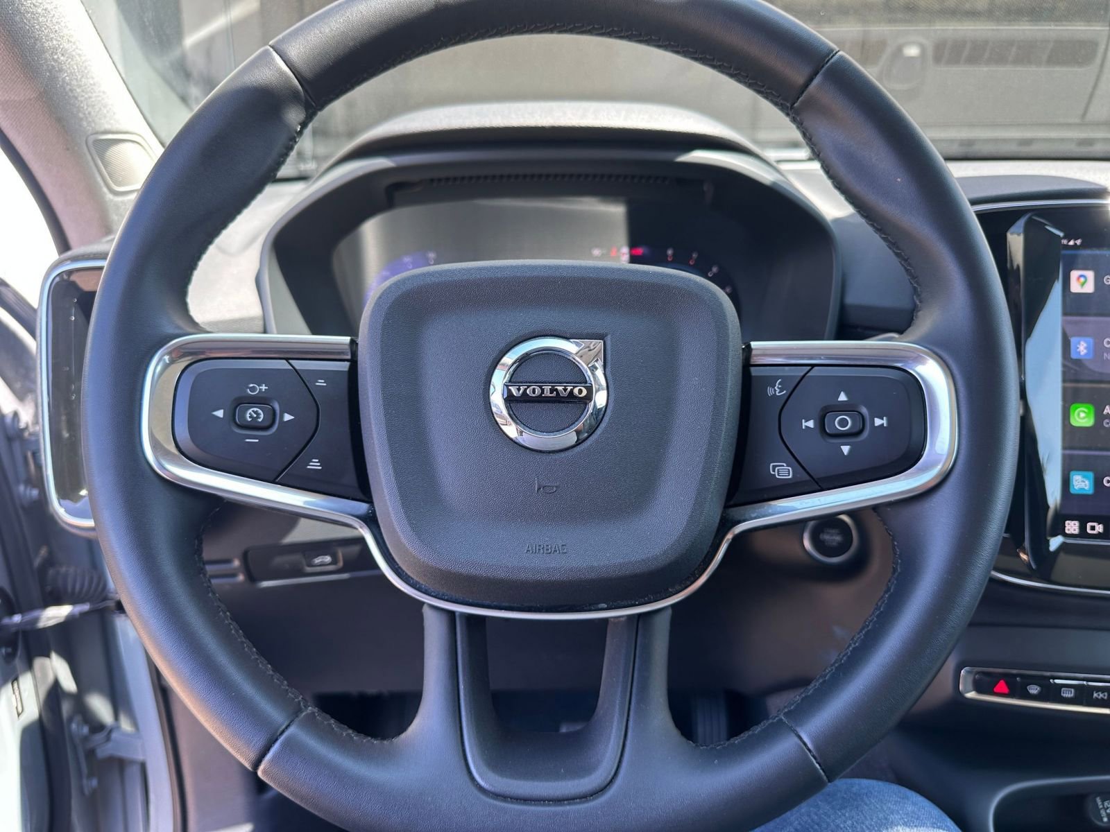 Thumbnail: 2024 Volvo XC40 - 28