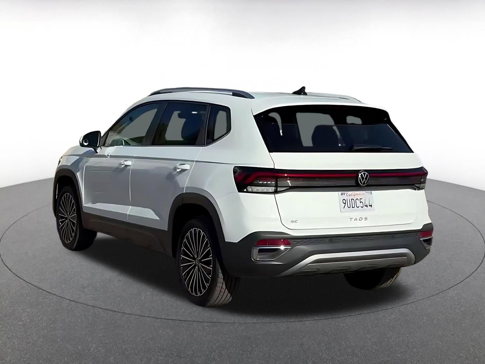 Thumbnail: 2025 Volkswagen Taos - 10