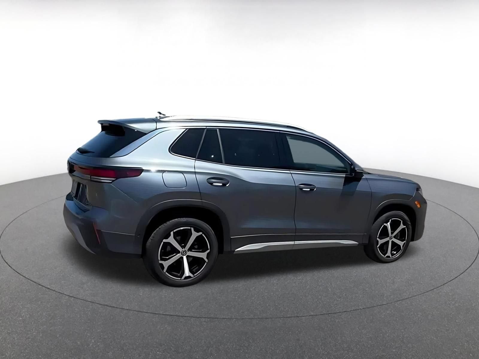 Thumbnail: 2026 Volkswagen Tiguan - 13
