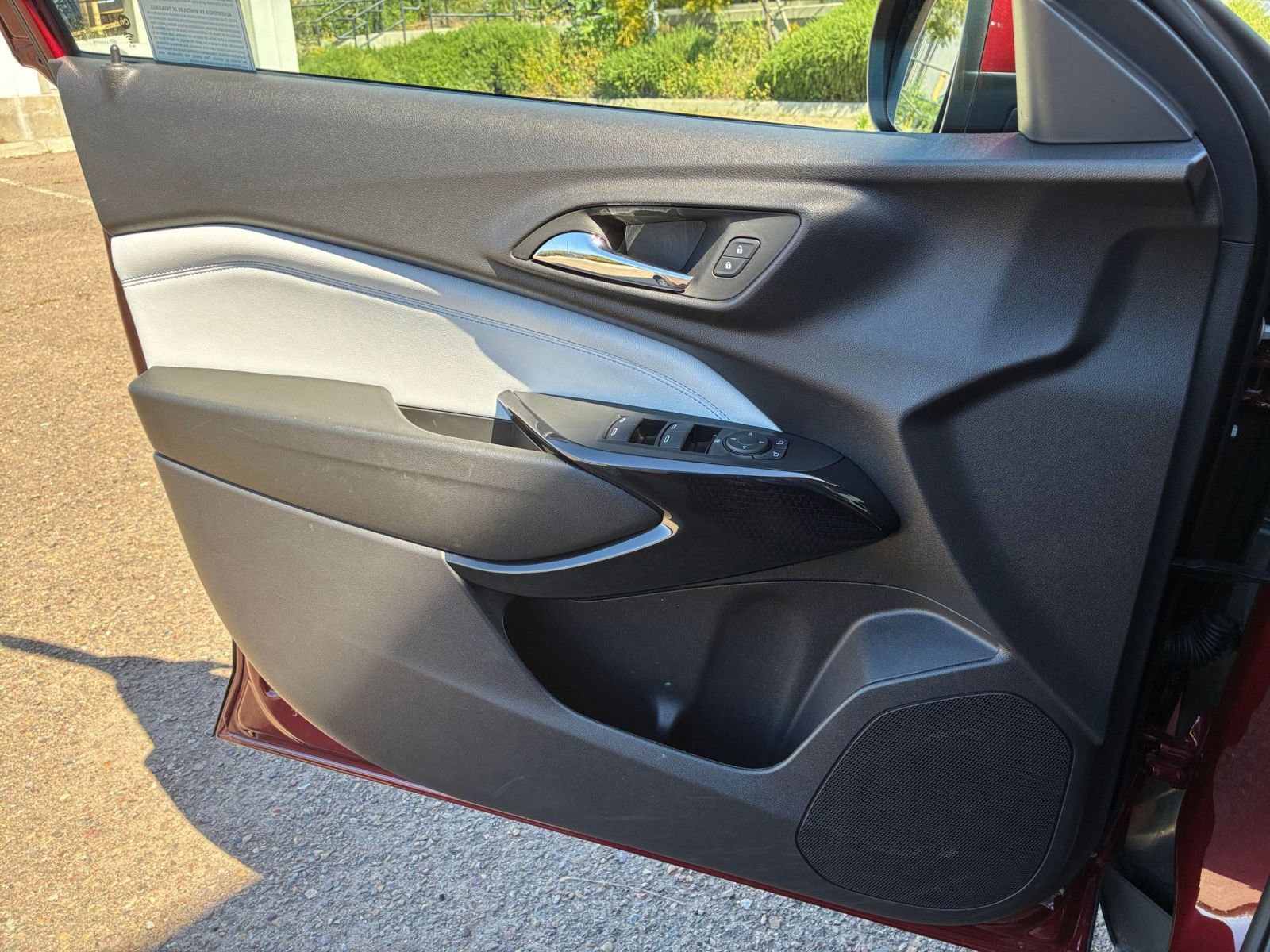 Thumbnail: 2025 Chevrolet Trax - 18