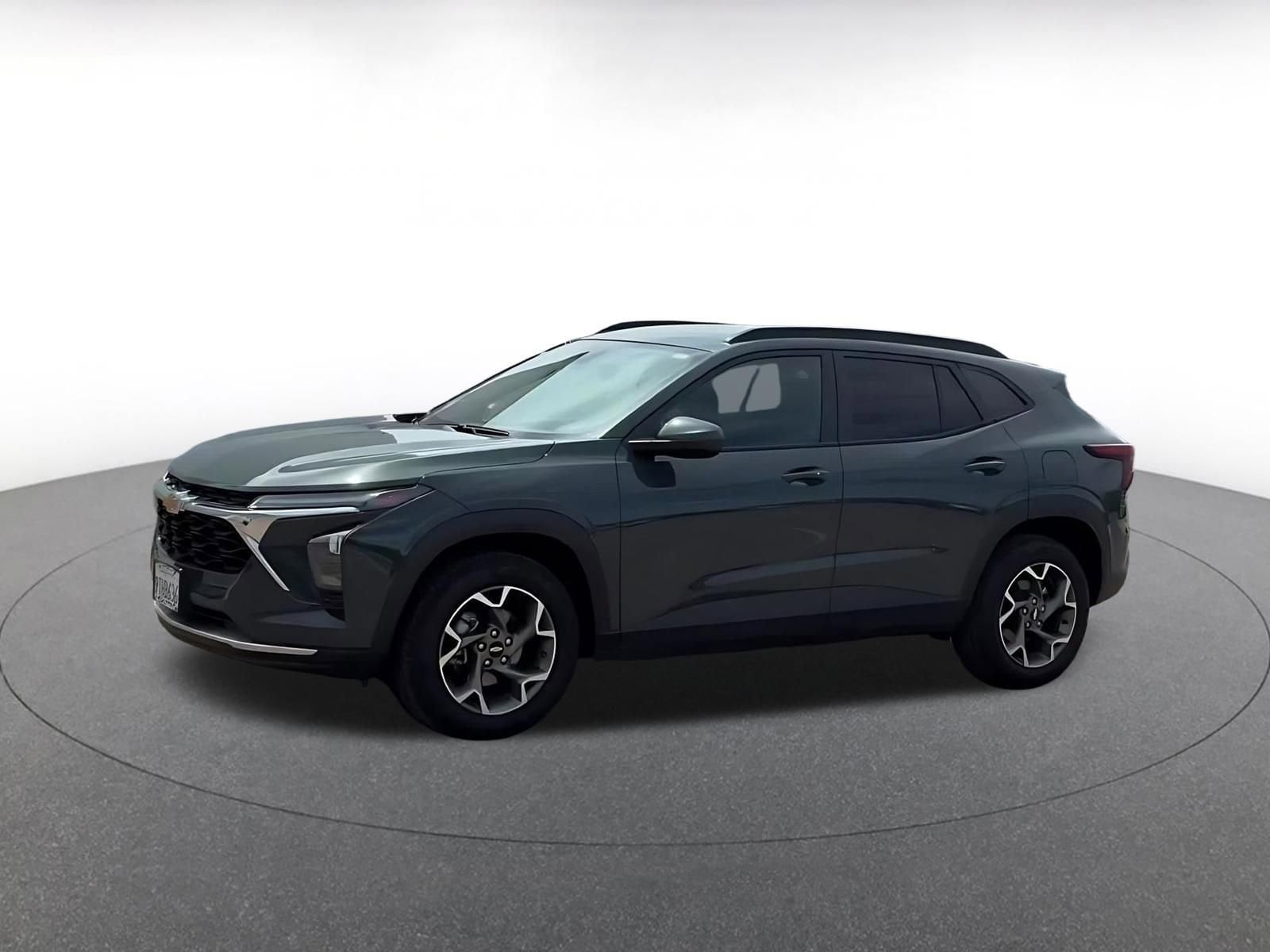 Thumbnail: 2025 Chevrolet Trax - 8