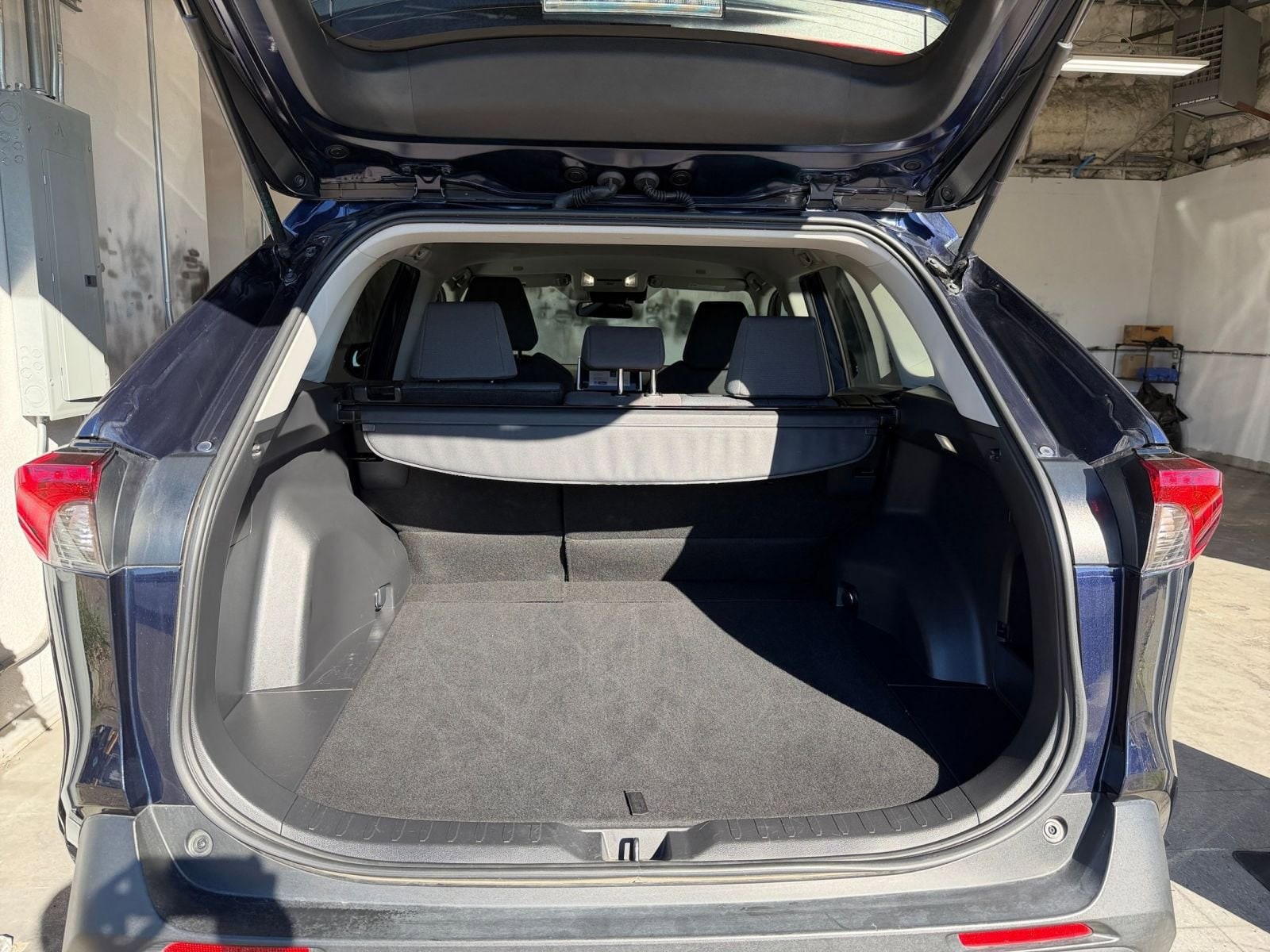 Thumbnail: 2025 Toyota RAV4 - 31