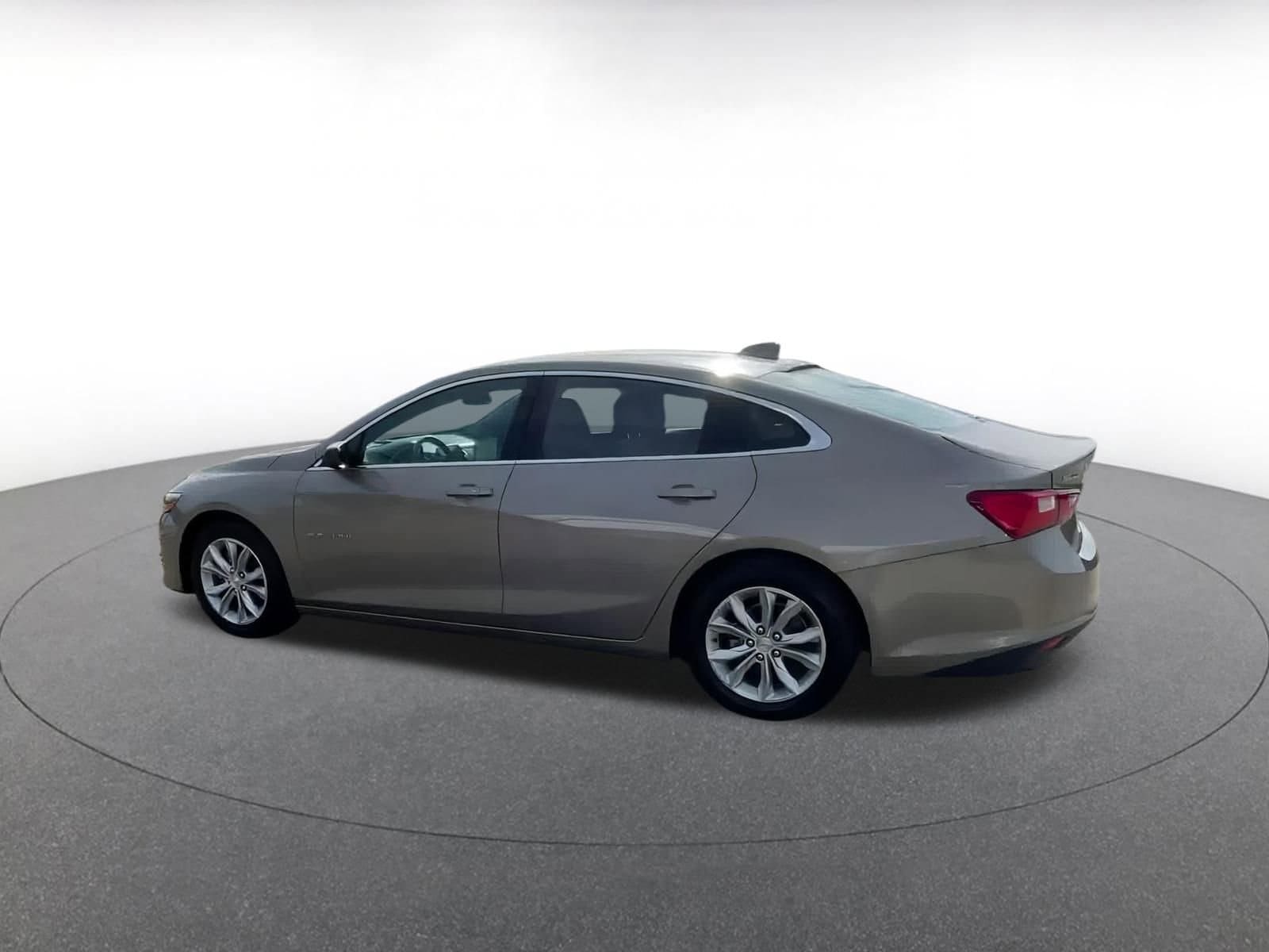 Thumbnail: 2023 Chevrolet Malibu - 10