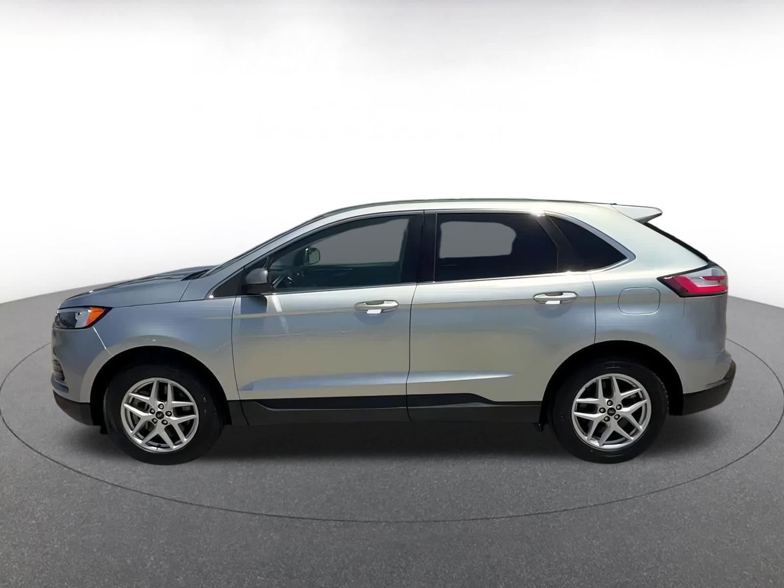 Thumbnail: 2023 Ford Edge - 9