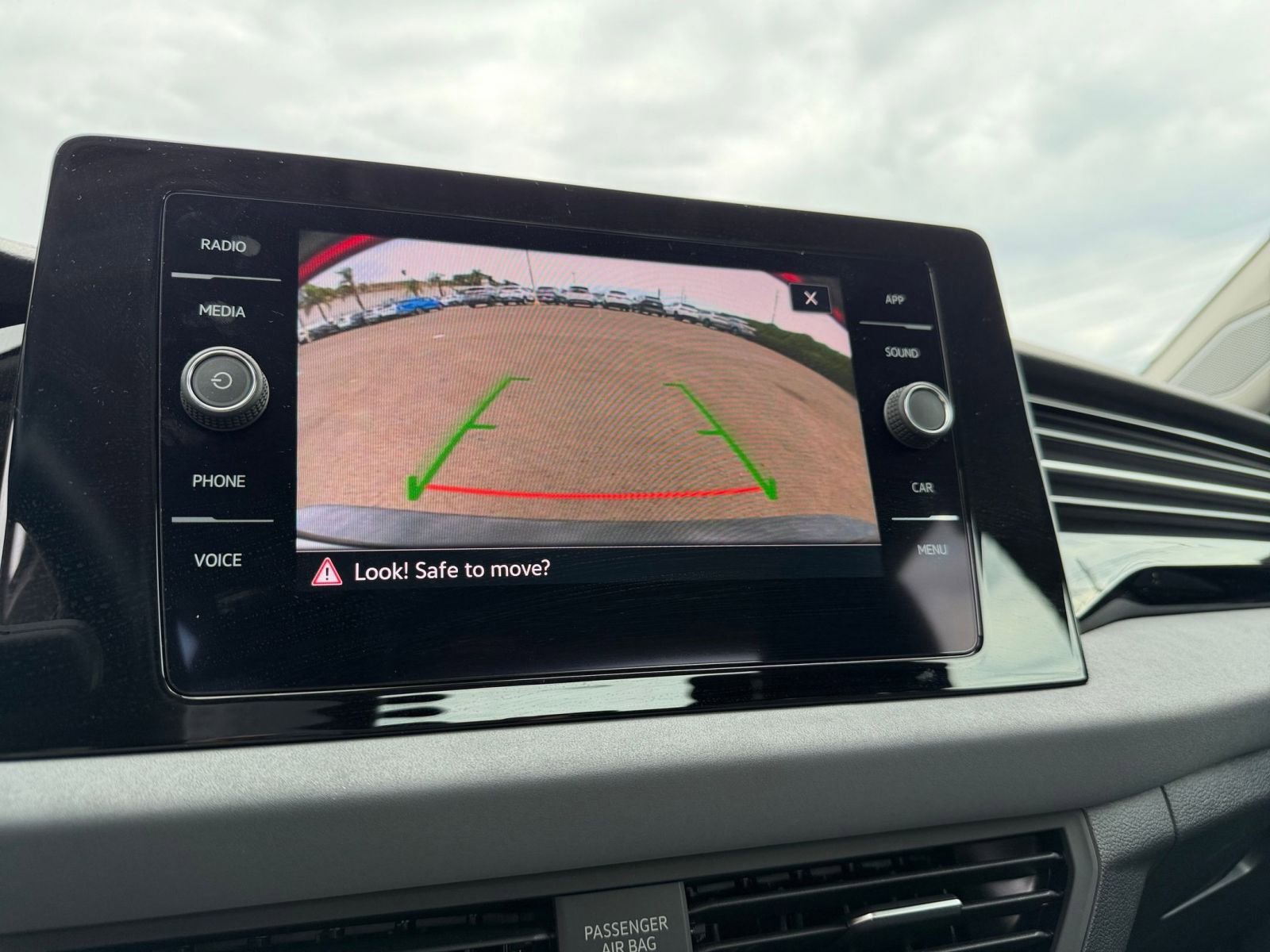 Thumbnail: 2025 Volkswagen Jetta - 17