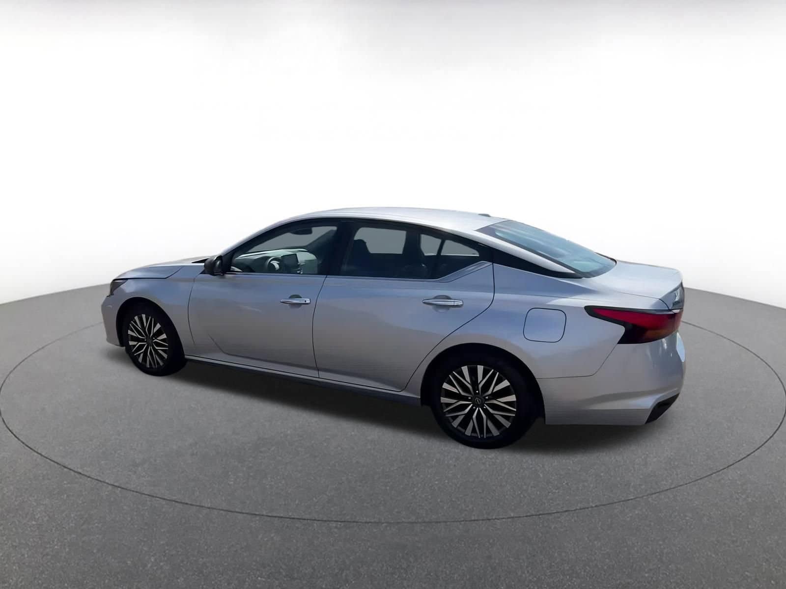 Thumbnail: 2024 Nissan Altima - 10