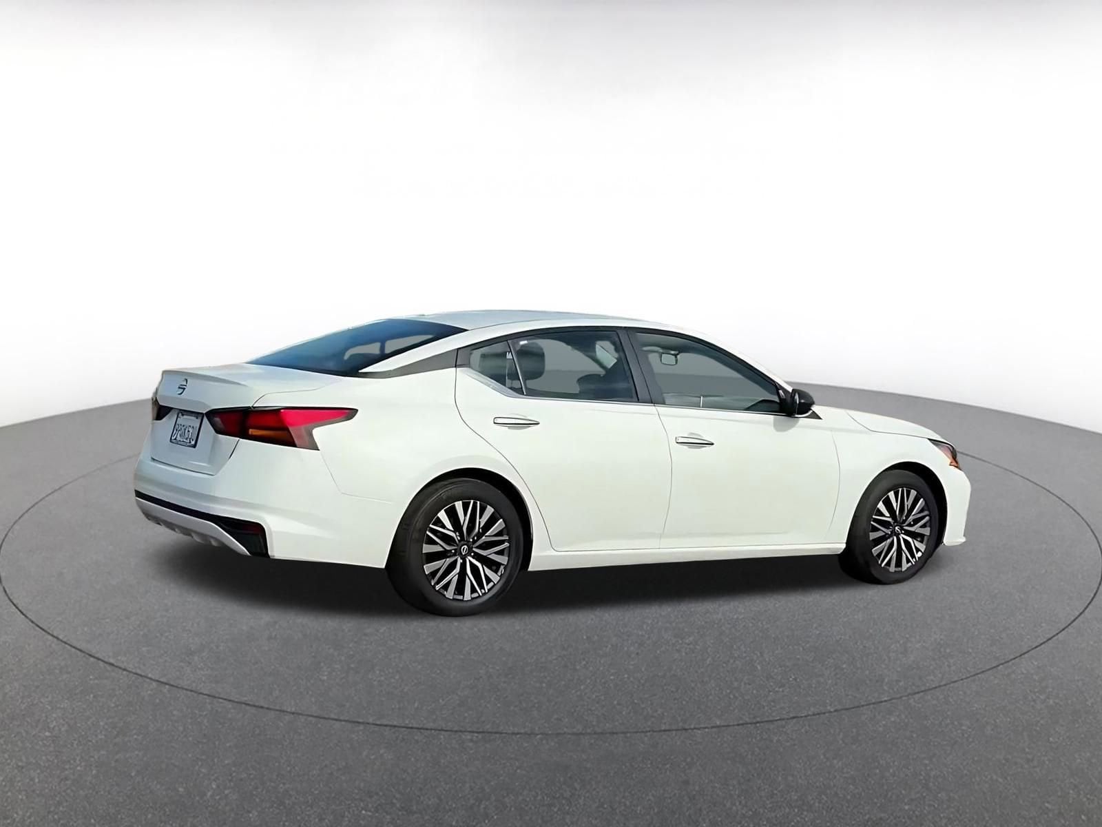 Thumbnail: 2025 Nissan Altima - 14