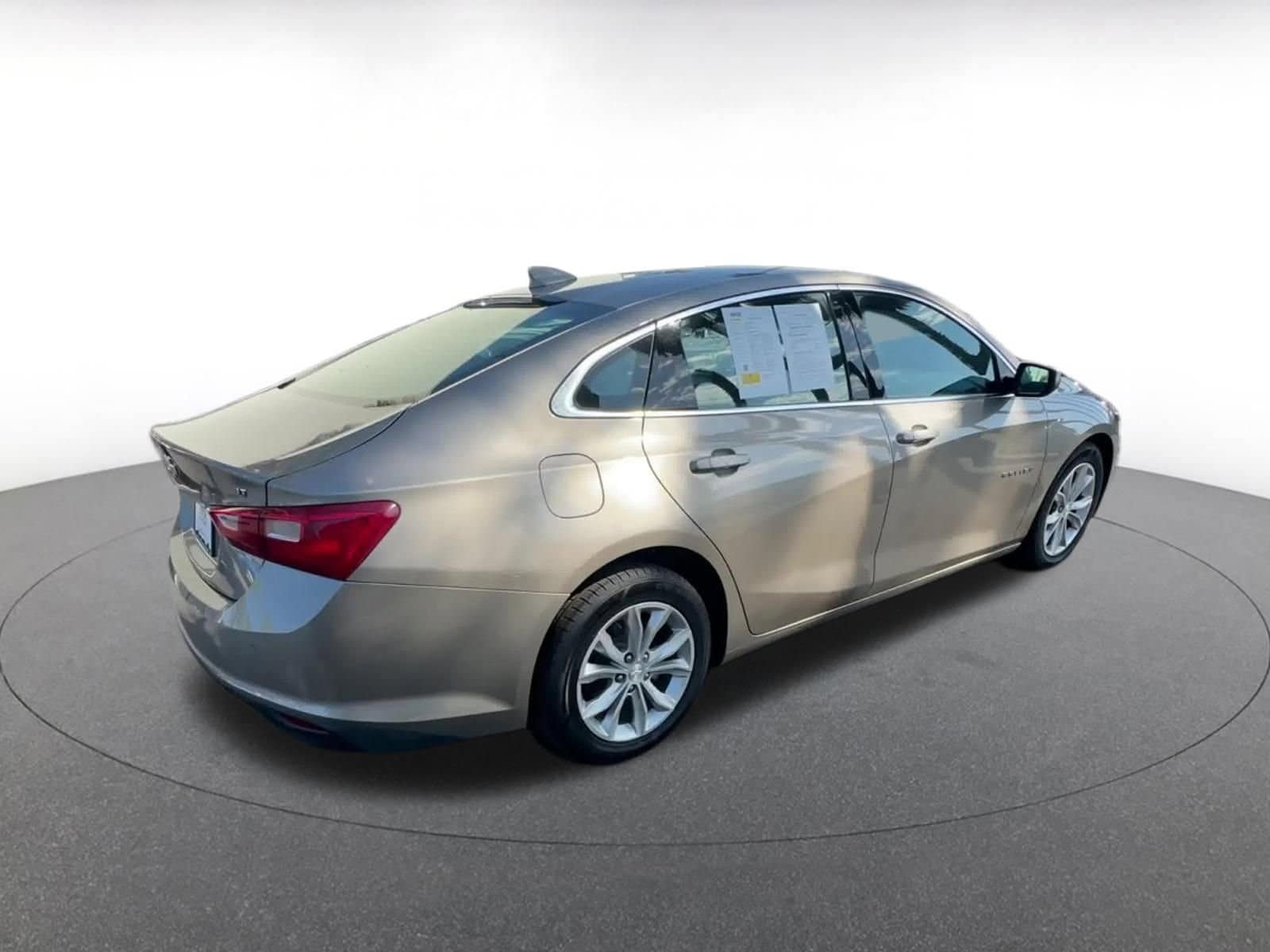 Thumbnail: 2023 Chevrolet Malibu - 14