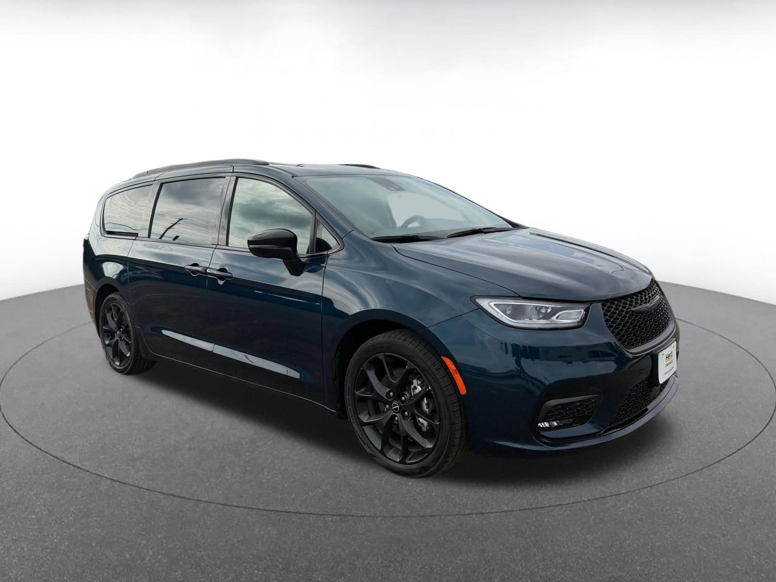 Thumbnail: 2025 Chrysler Pacifica - 1