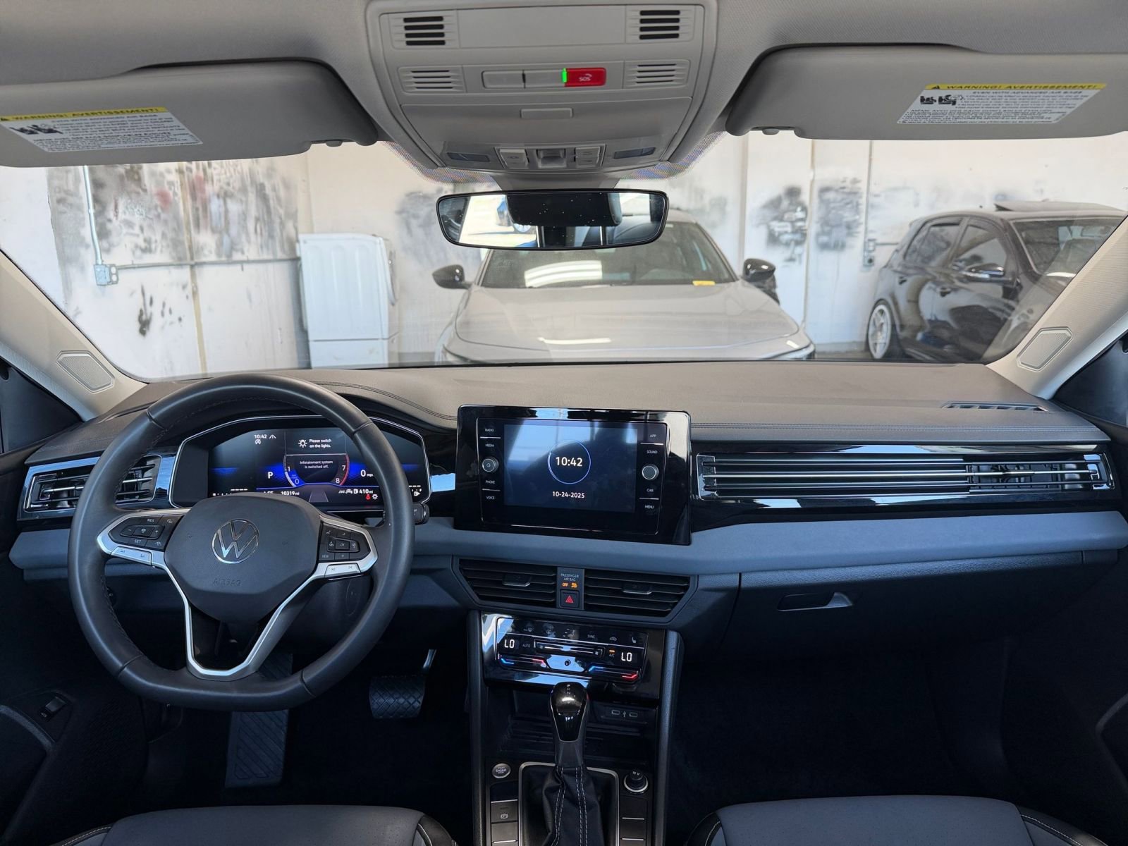 Thumbnail: 2025 Volkswagen Jetta - 32