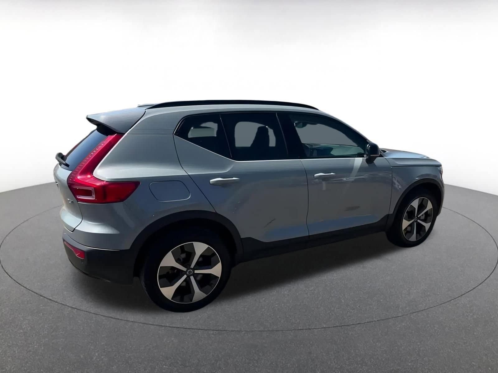 Thumbnail: 2024 Volvo XC40 - 15
